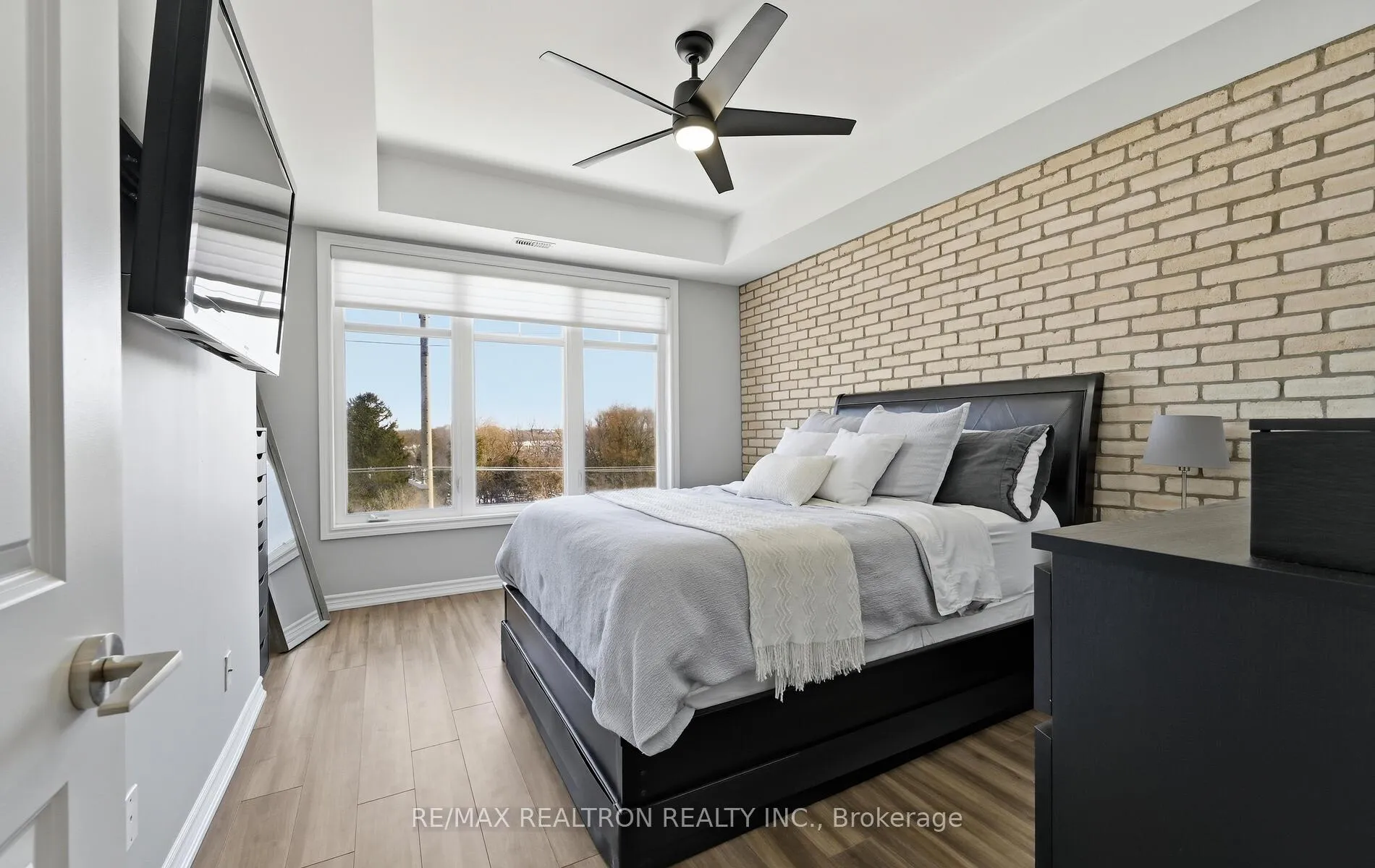 Photo 24 of Unit 413, 670 Gordon Street, Whitby, Port Whitby — HOMEH