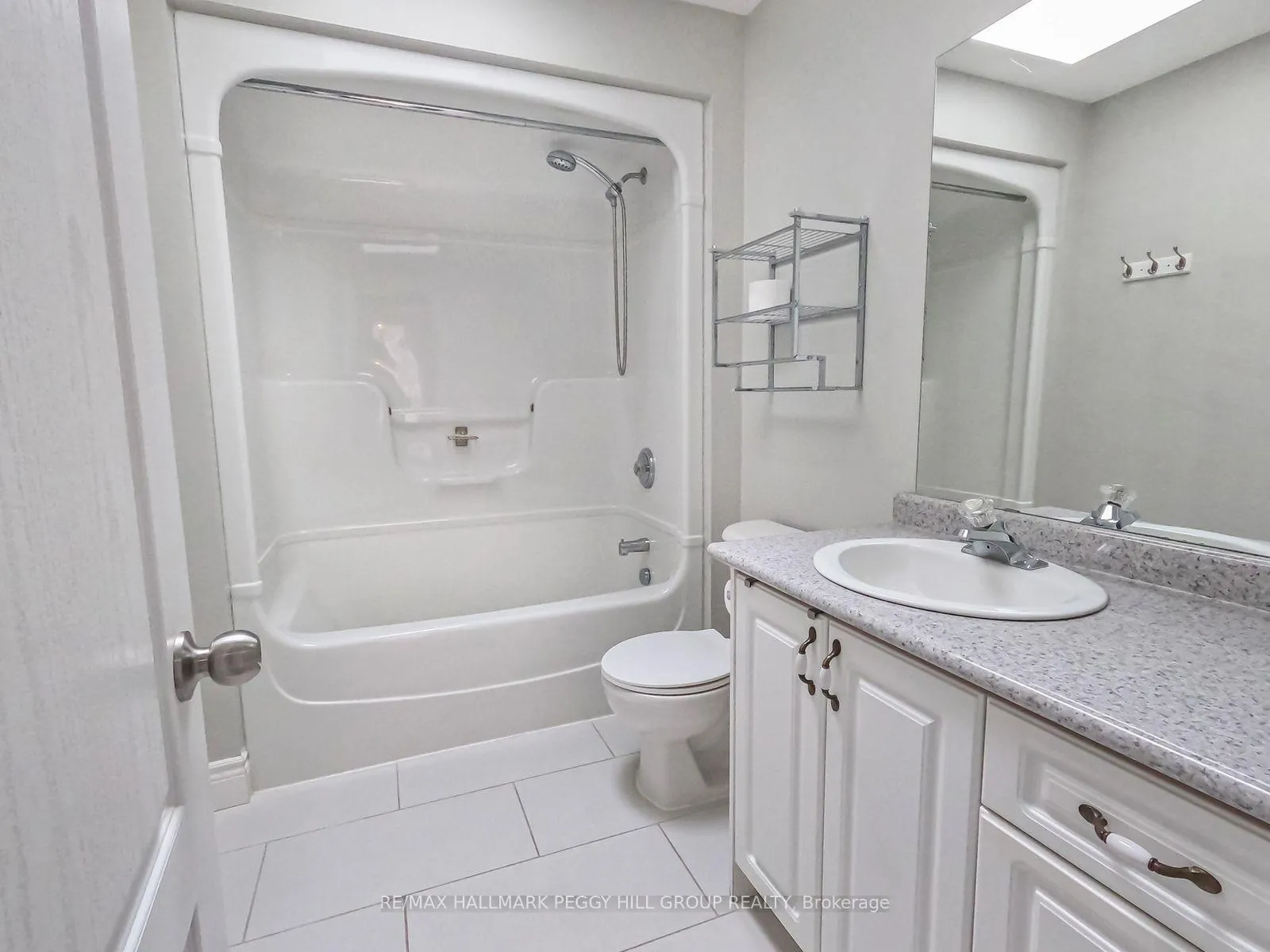 Photo 6 of 42 Royal Beech Drive, Wasaga Beach — HOMEH