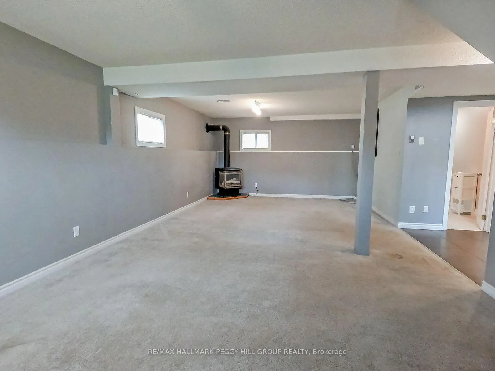 Photo 7 of 42 Royal Beech Drive, Wasaga Beach — HOMEH