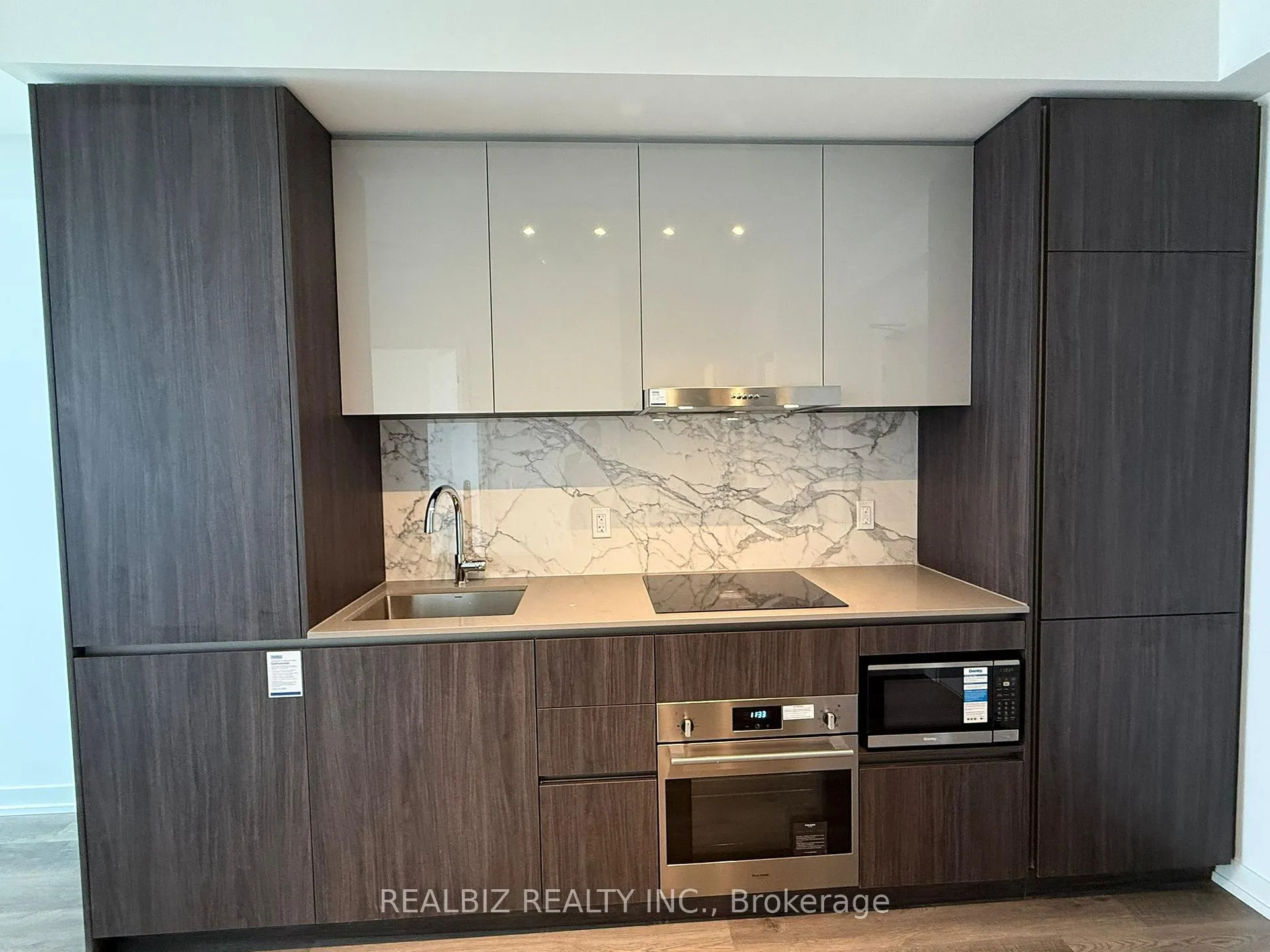 Photo 3 of Unit 5803, 8 Interchange Way, Vaughan, Vaughan Corporate Centre — HOMEH