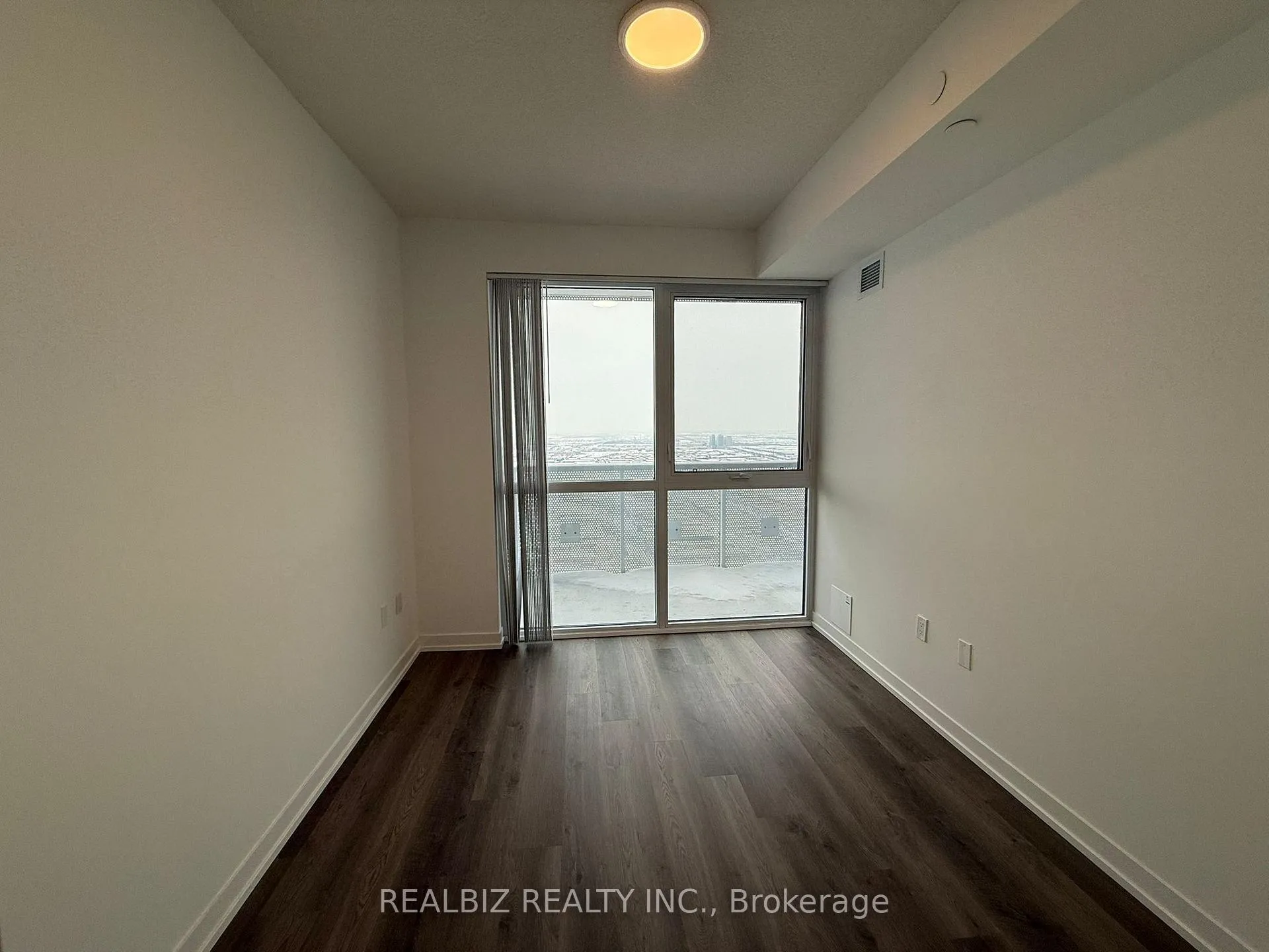Photo 8 of Unit 5803, 8 Interchange Way, Vaughan, Vaughan Corporate Centre — HOMEH