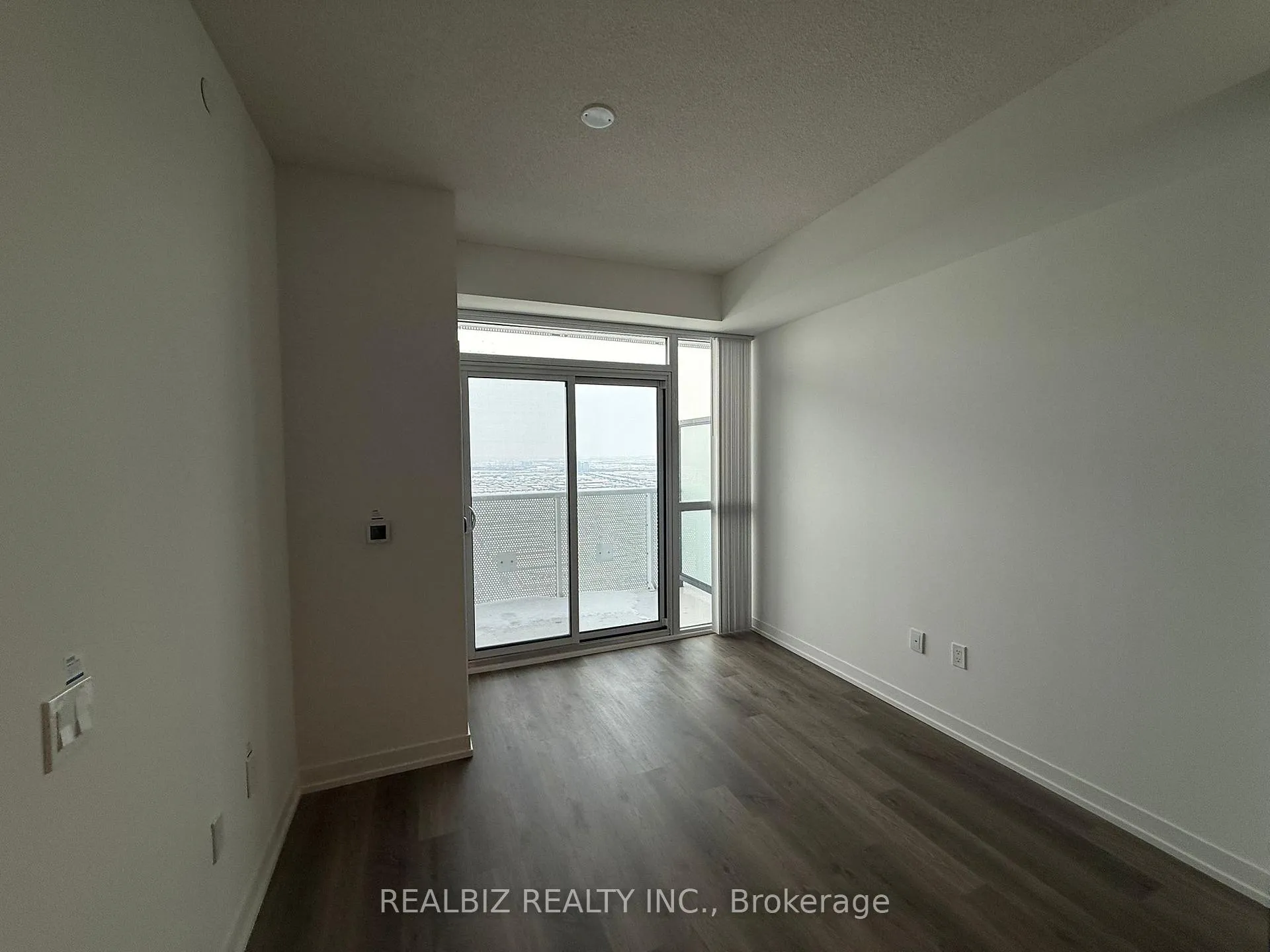 Photo 11 of Unit 5803, 8 Interchange Way, Vaughan, Vaughan Corporate Centre — HOMEH