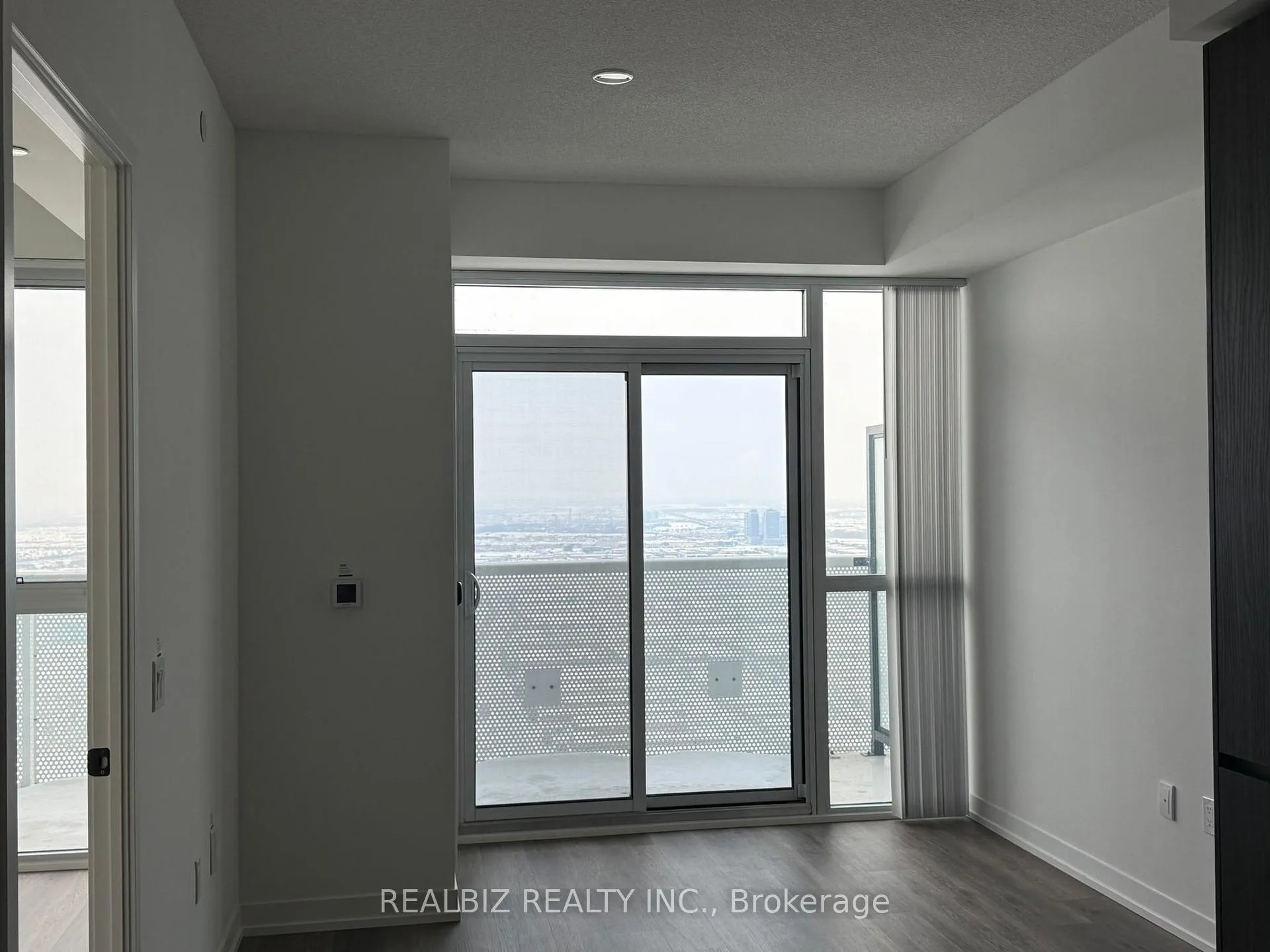 Photo 12 of Unit 5803, 8 Interchange Way, Vaughan, Vaughan Corporate Centre — HOMEH
