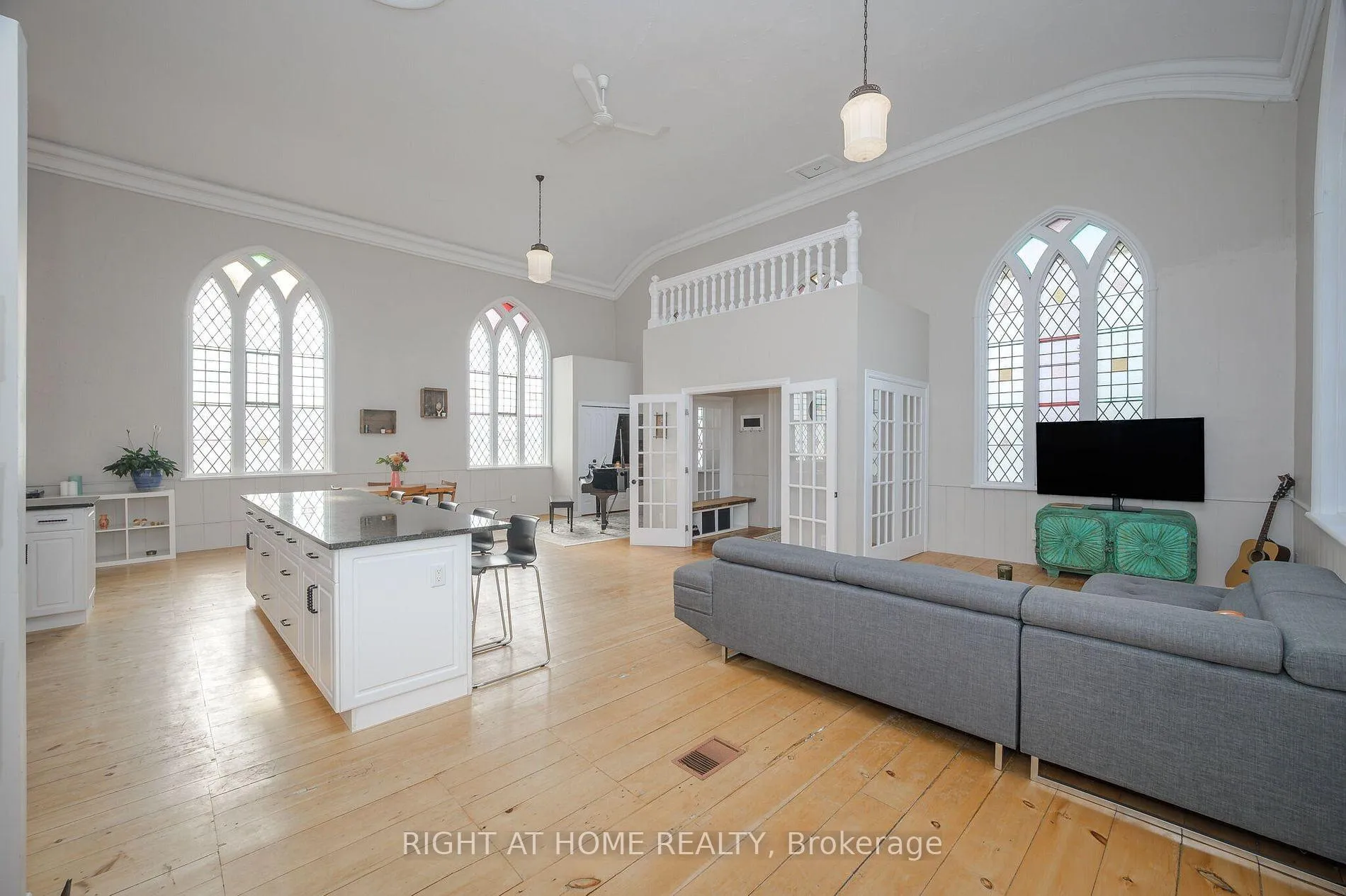 Photo 6 of 3318 Dundas Street, Burlington, Headon — HOMEH