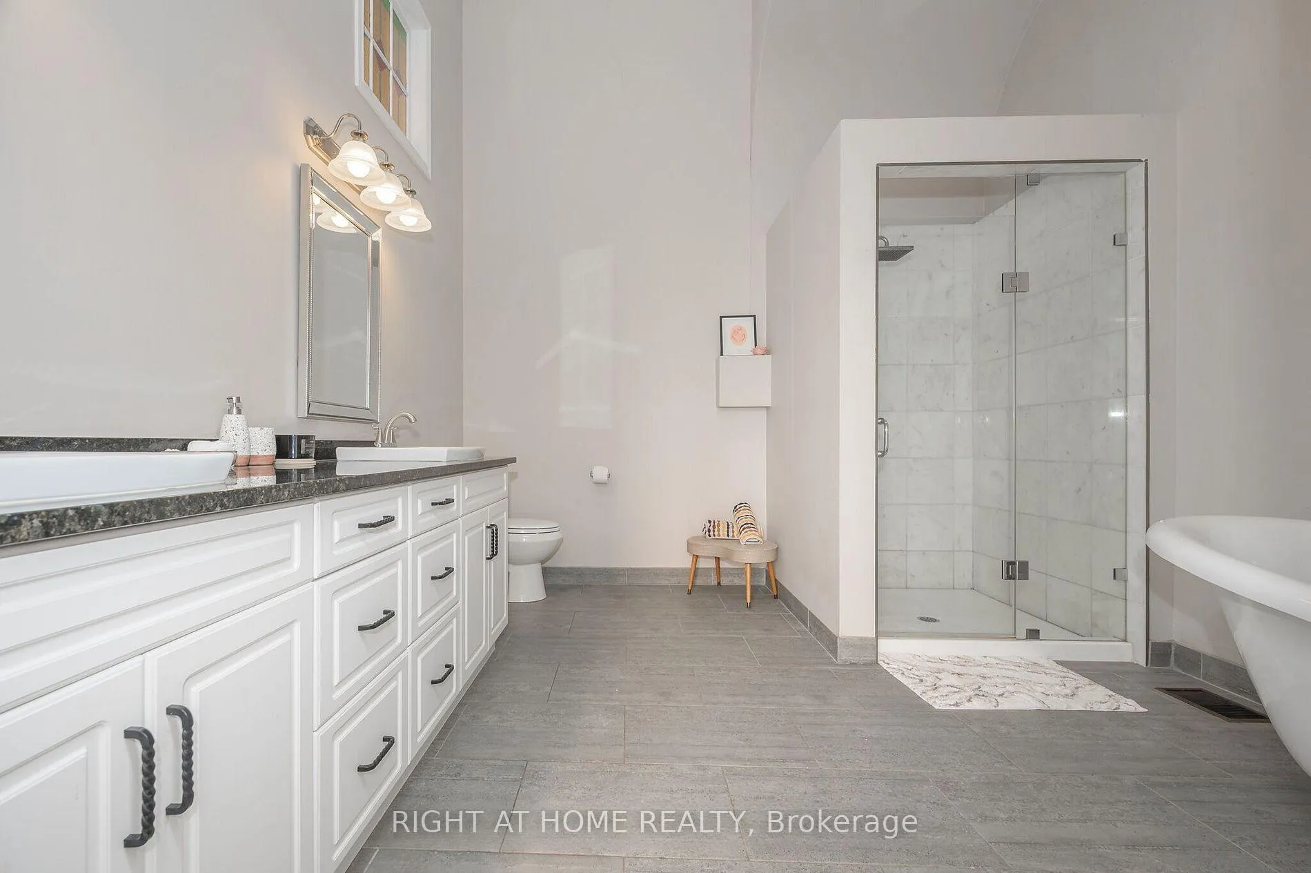 Photo 7 of 3318 Dundas Street, Burlington, Headon — HOMEH