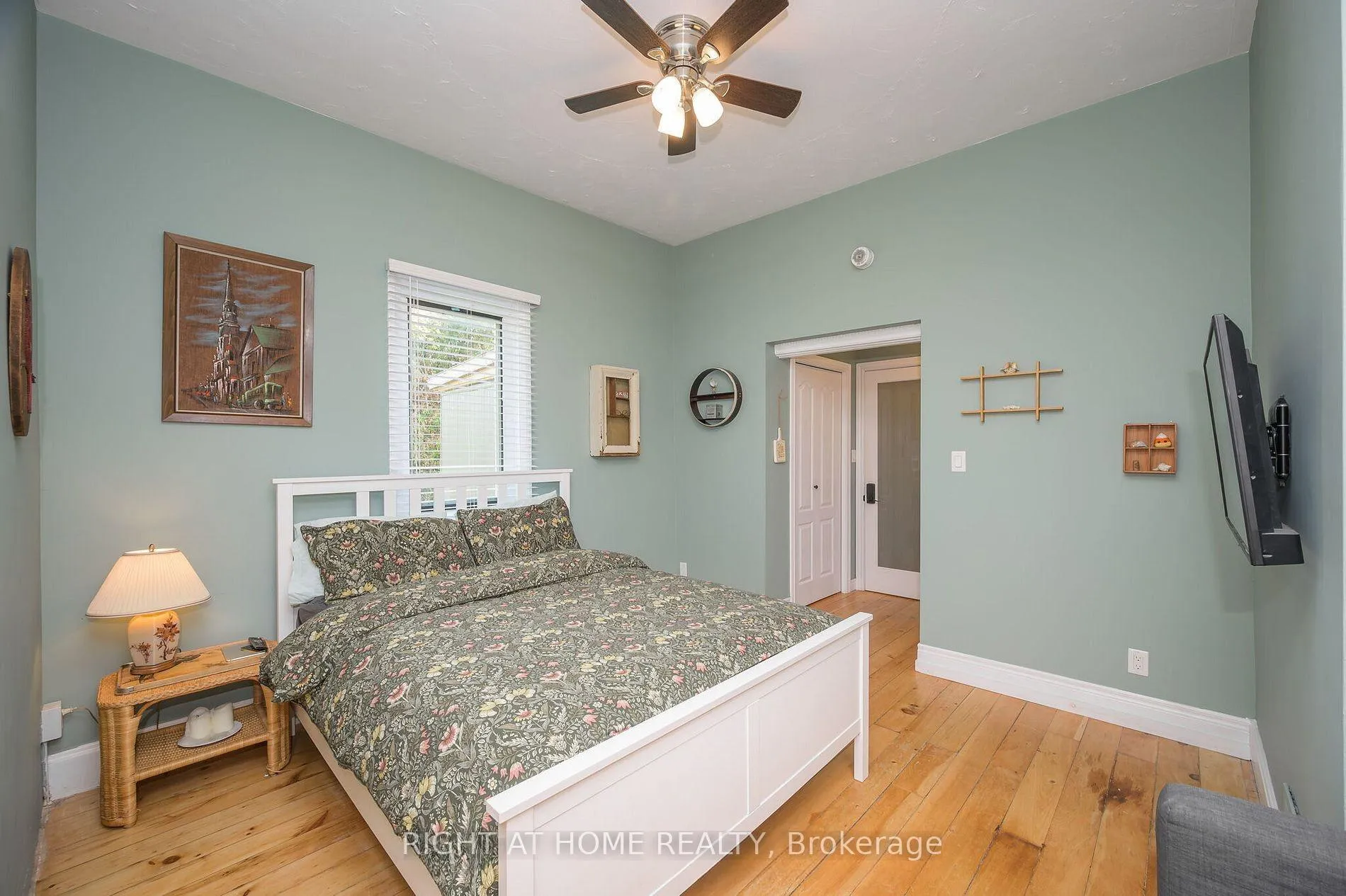 Photo 12 of 3318 Dundas Street, Burlington, Headon — HOMEH