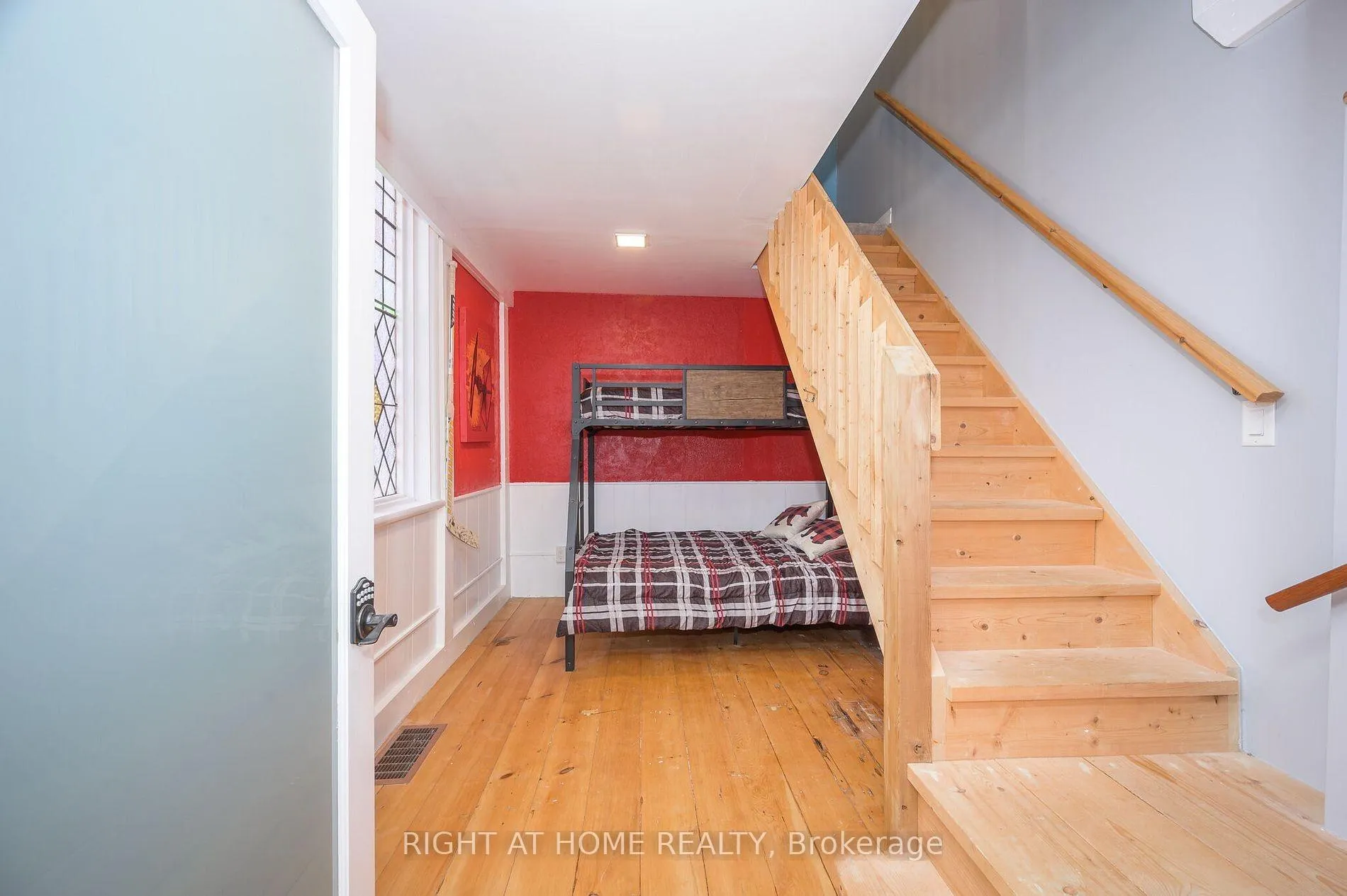 Photo 14 of 3318 Dundas Street, Burlington, Headon — HOMEH