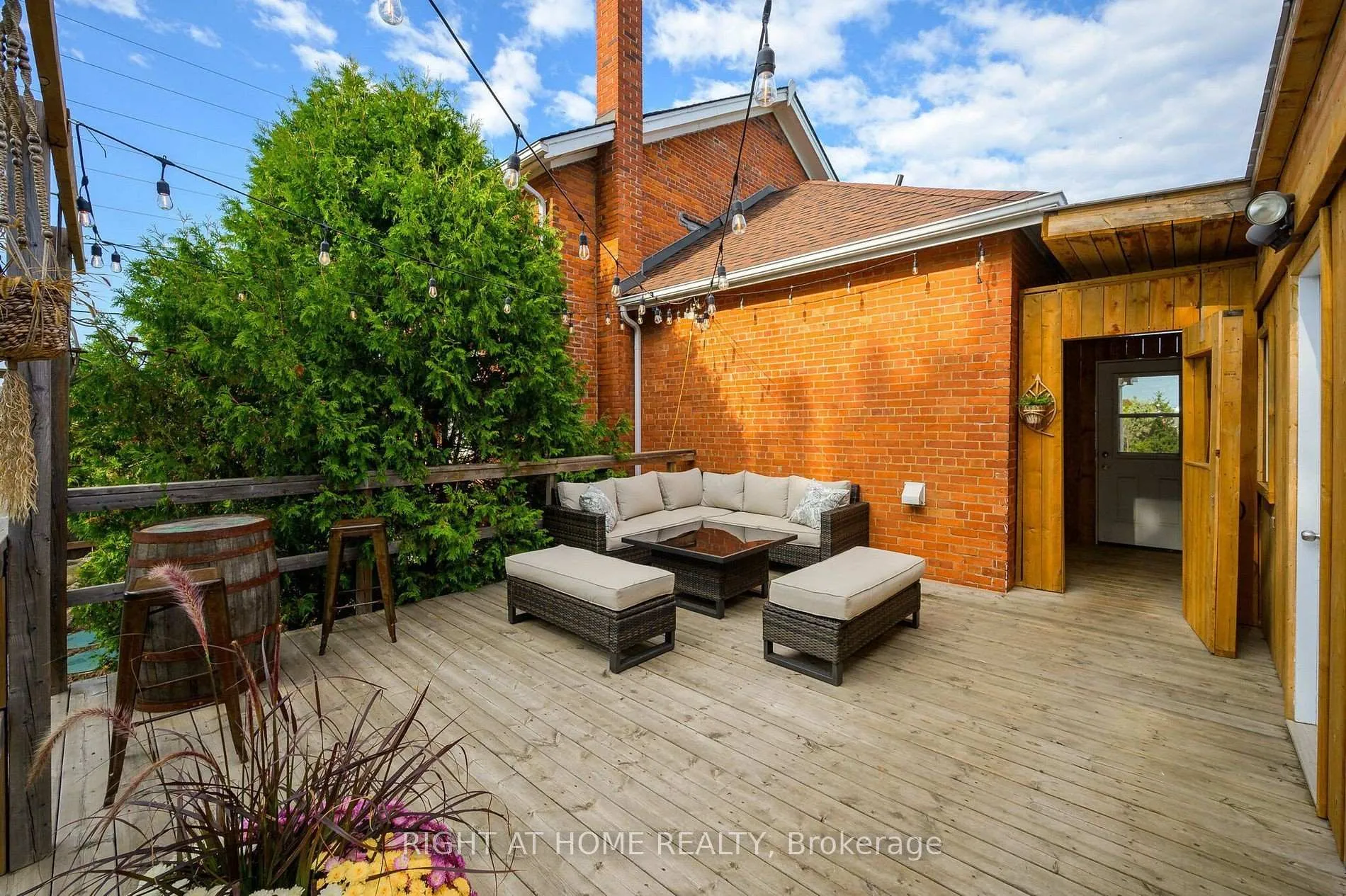 Photo 17 of 3318 Dundas Street, Burlington, Headon — HOMEH