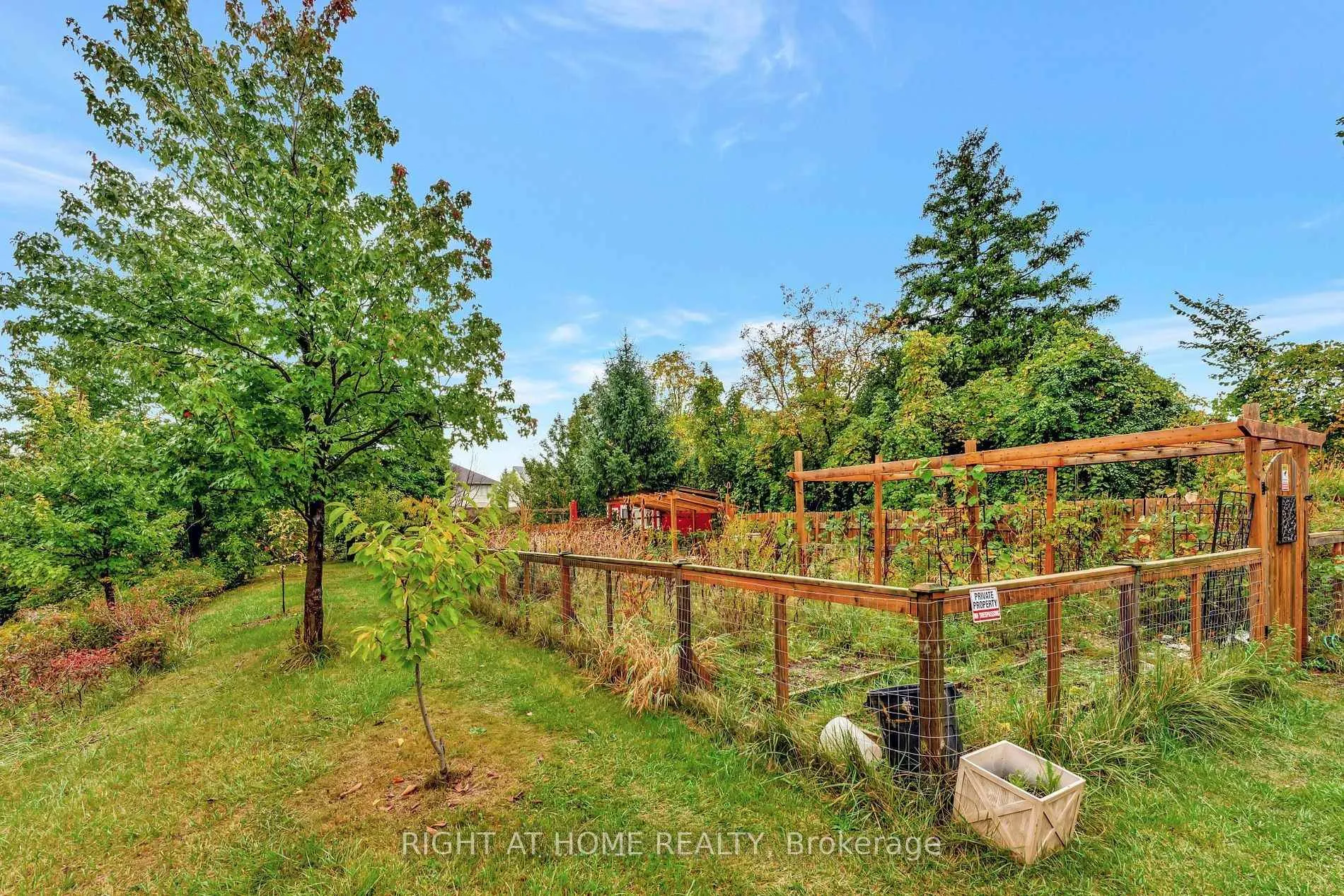 Photo 27 of 3318 Dundas Street, Burlington, Headon — HOMEH