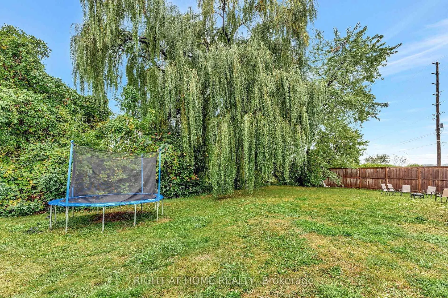 Photo 29 of 3318 Dundas Street, Burlington, Headon — HOMEH