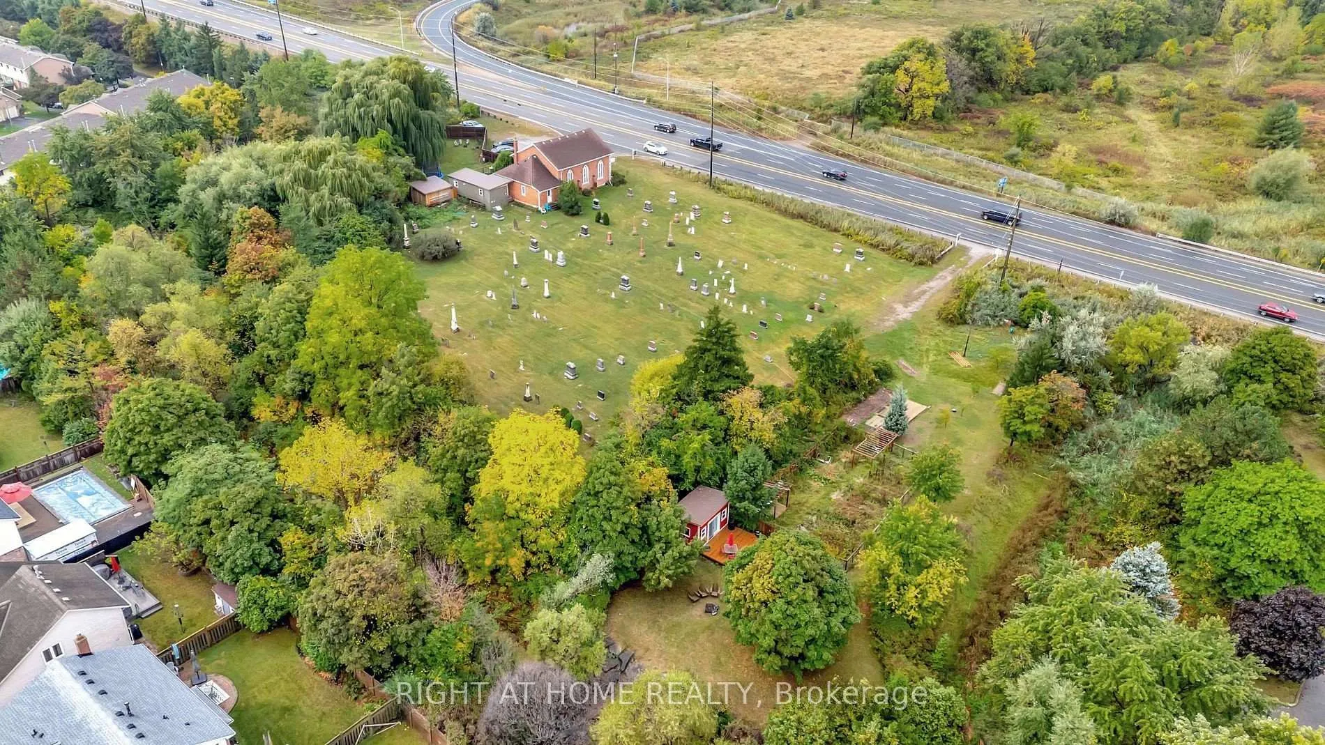 Photo 33 of 3318 Dundas Street, Burlington, Headon — HOMEH