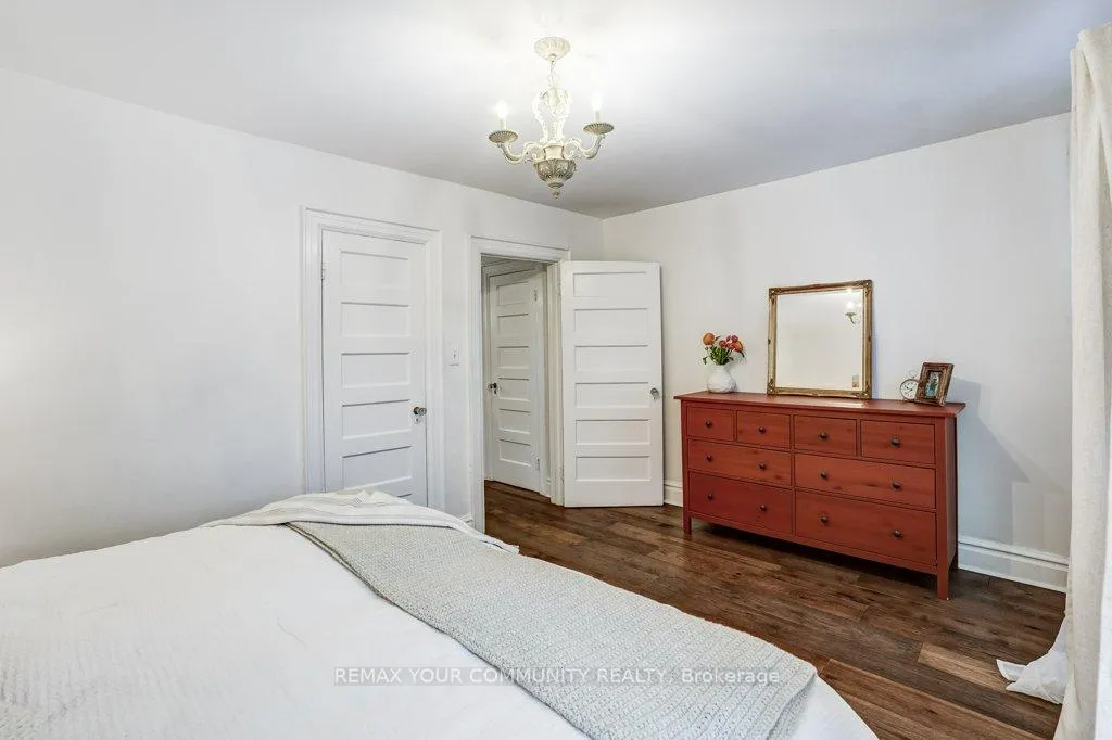 Photo 16 of 11 1/2 Sparkhall Avenue, Toronto, North Riverdale — HOMEH