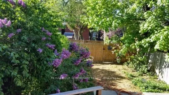 Photo 26 of 11 1/2 Sparkhall Avenue, Toronto, North Riverdale — HOMEH