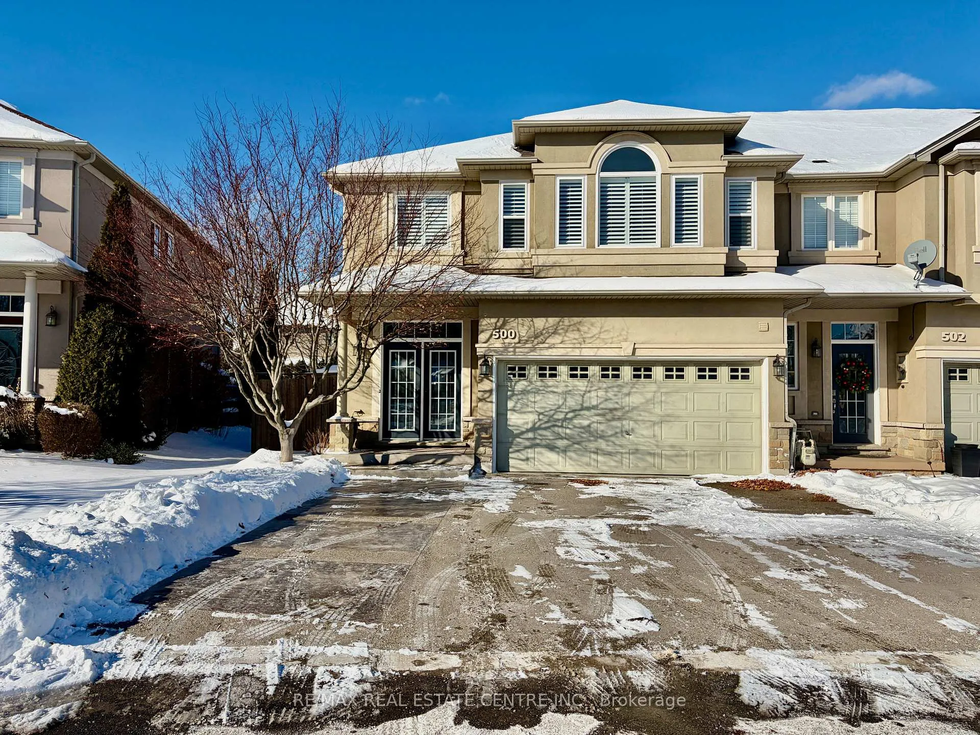 Photo 1 of 500 Stonehenge Drive, Hamilton, Meadowlands — HOMEH