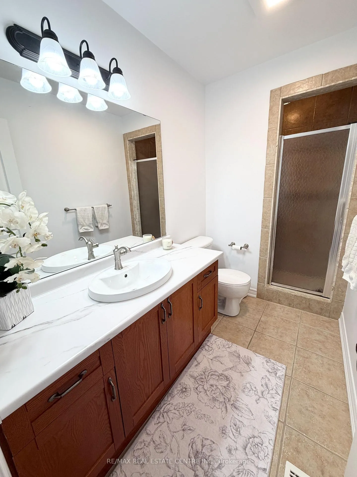 Photo 24 of 500 Stonehenge Drive, Hamilton, Meadowlands — HOMEH