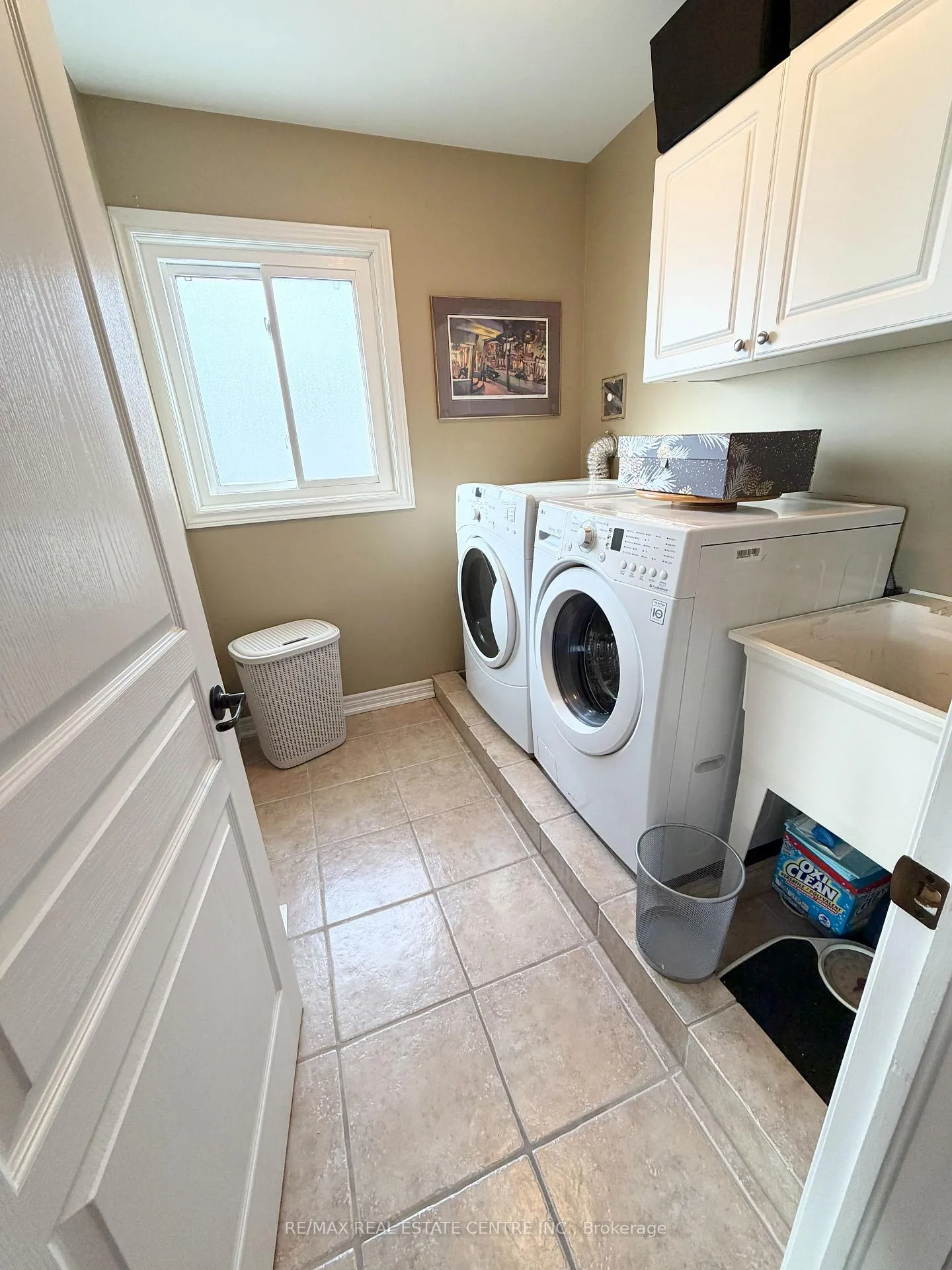 Photo 25 of 500 Stonehenge Drive, Hamilton, Meadowlands — HOMEH