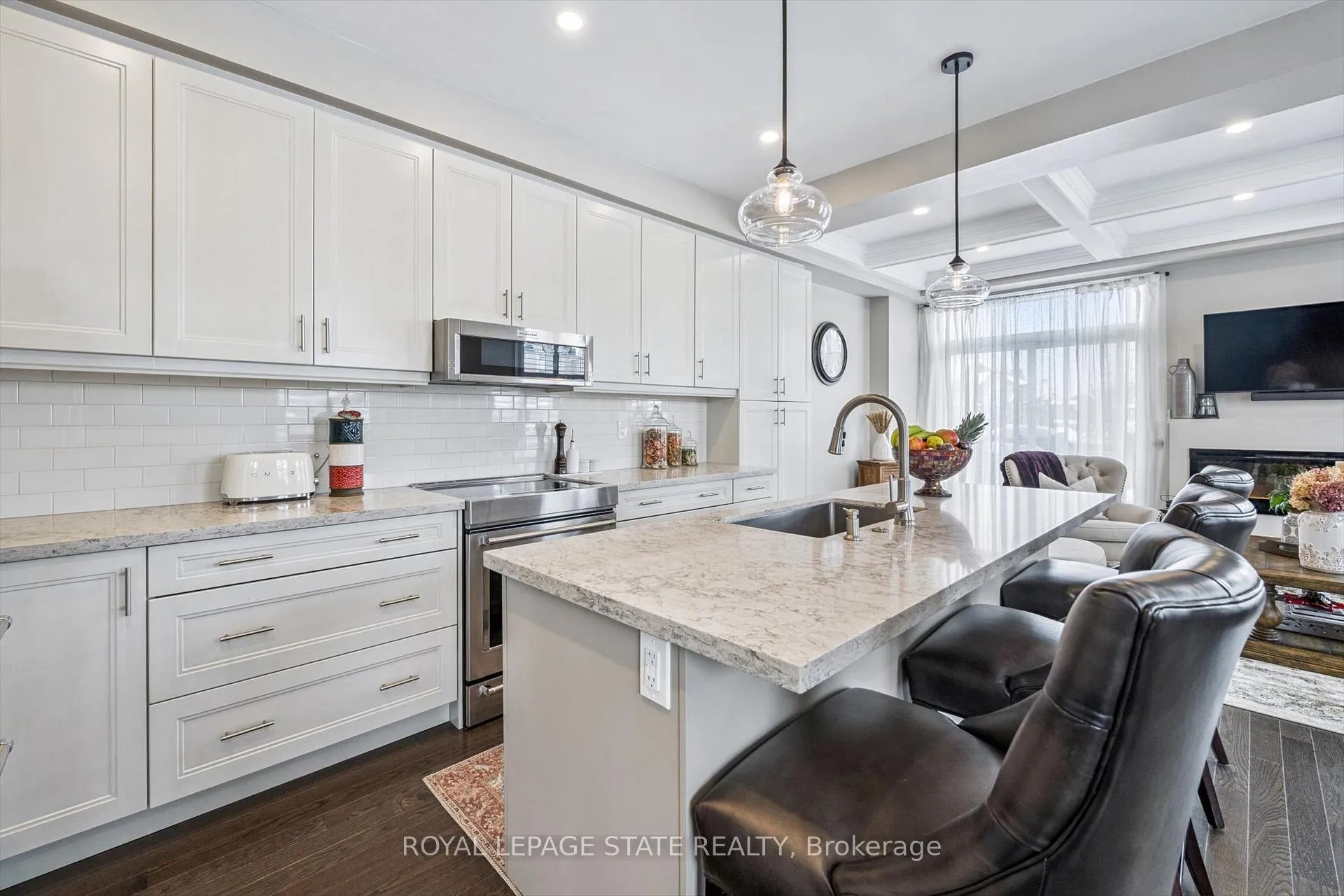 Photo 7 of 1383 Farmstead Drive, Milton, Ford — HOMEH