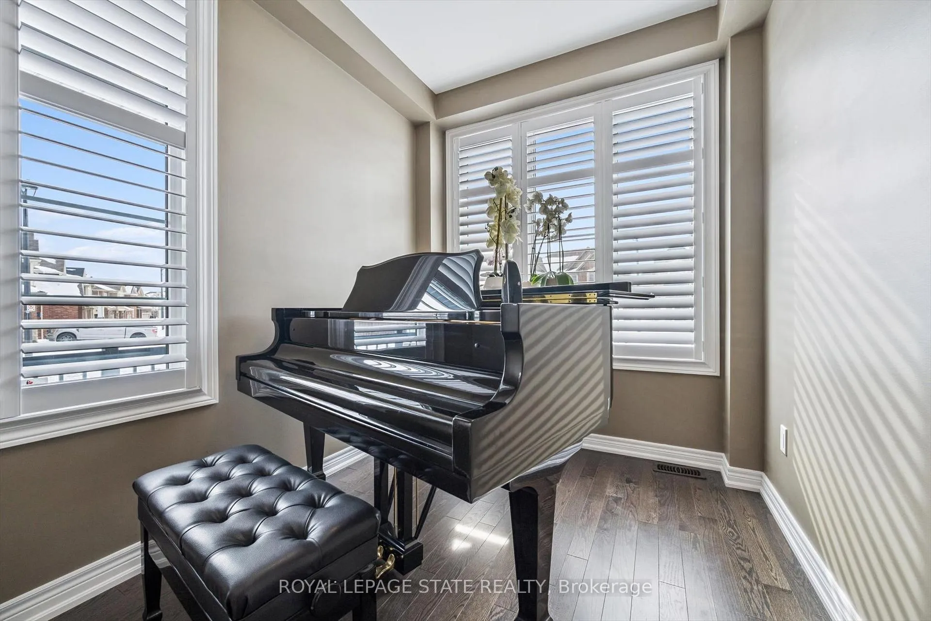 Photo 15 of 1383 Farmstead Drive, Milton, Ford — HOMEH