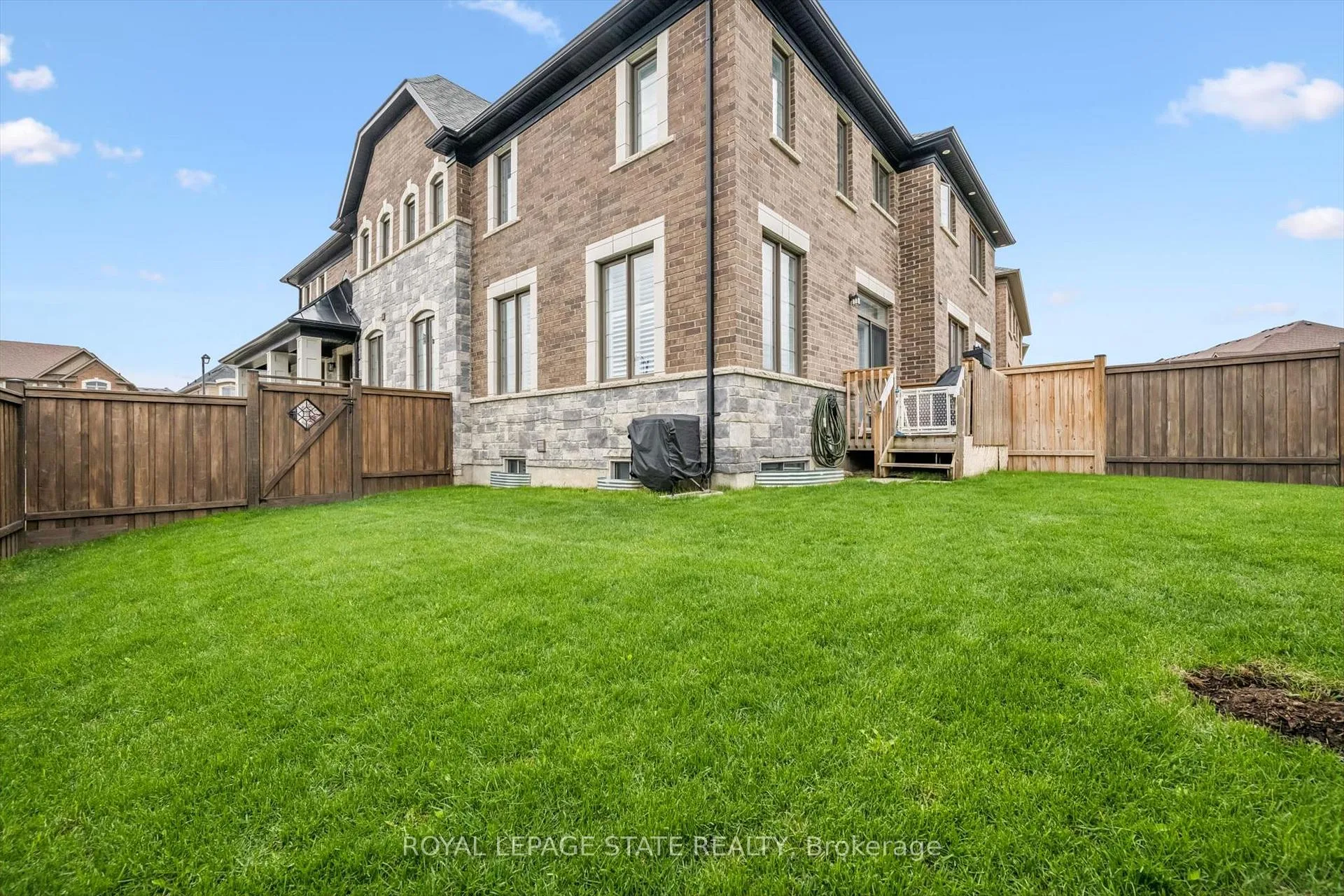 Photo 38 of 1383 Farmstead Drive, Milton, Ford — HOMEH