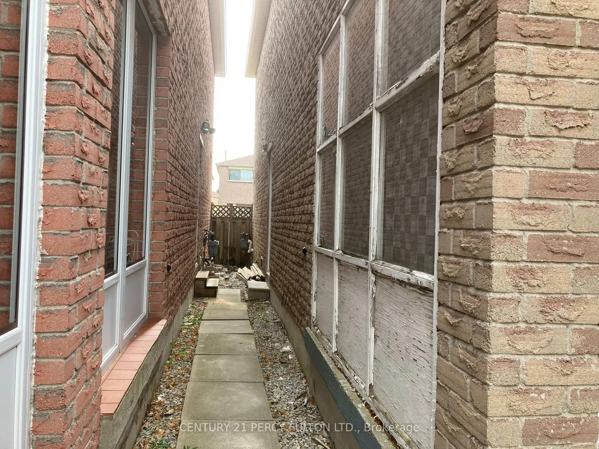 Photo 2 of Unit Bsmt, 41 Rosseter Road, Markham, Middlefield — HOMEH