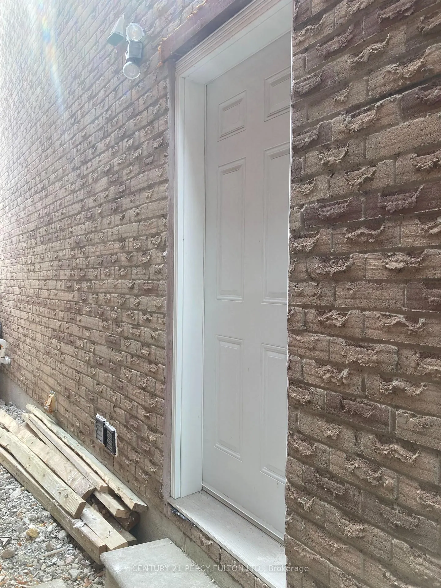 Photo 3 of Unit Bsmt, 41 Rosseter Road, Markham, Middlefield — HOMEH