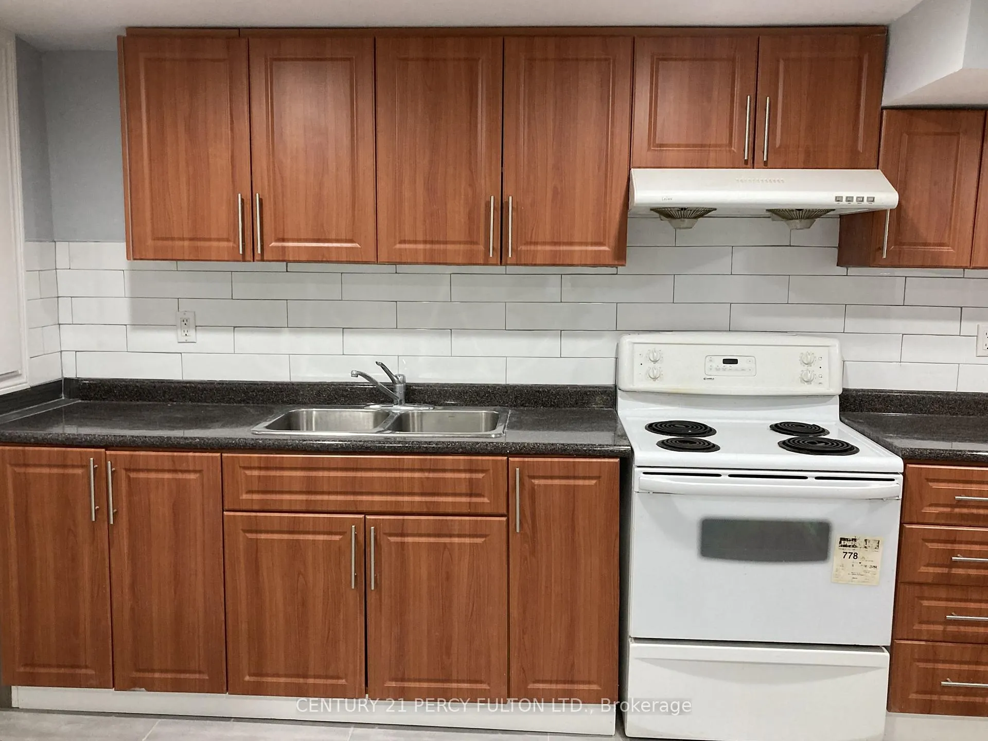 Photo 5 of Unit Bsmt, 41 Rosseter Road, Markham, Middlefield — HOMEH