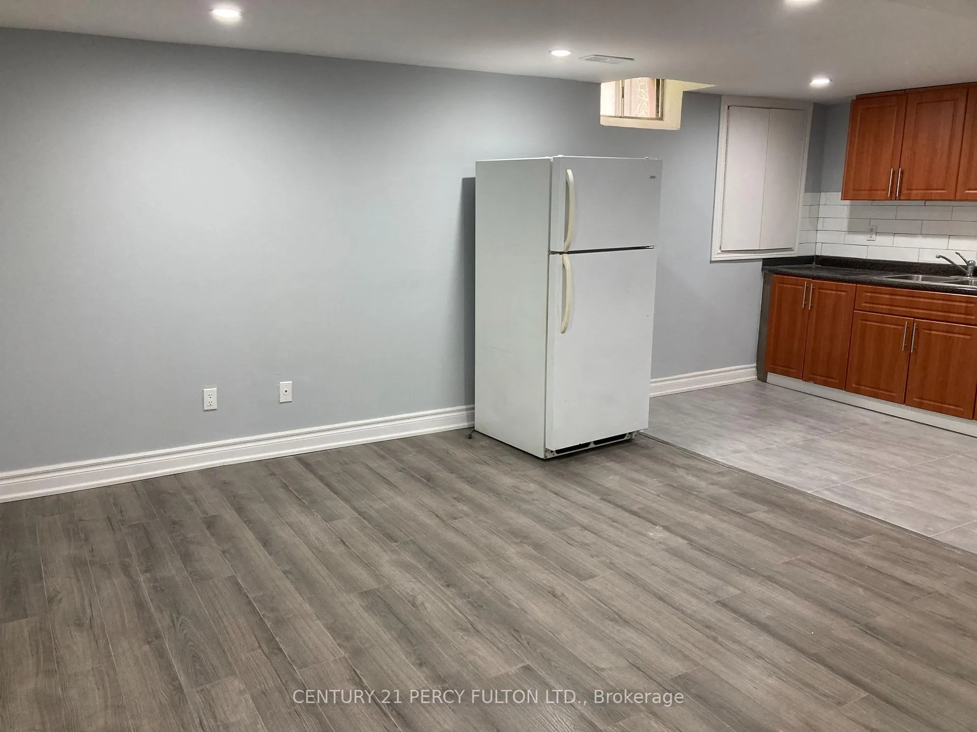 Photo 7 of Unit Bsmt, 41 Rosseter Road, Markham, Middlefield — HOMEH