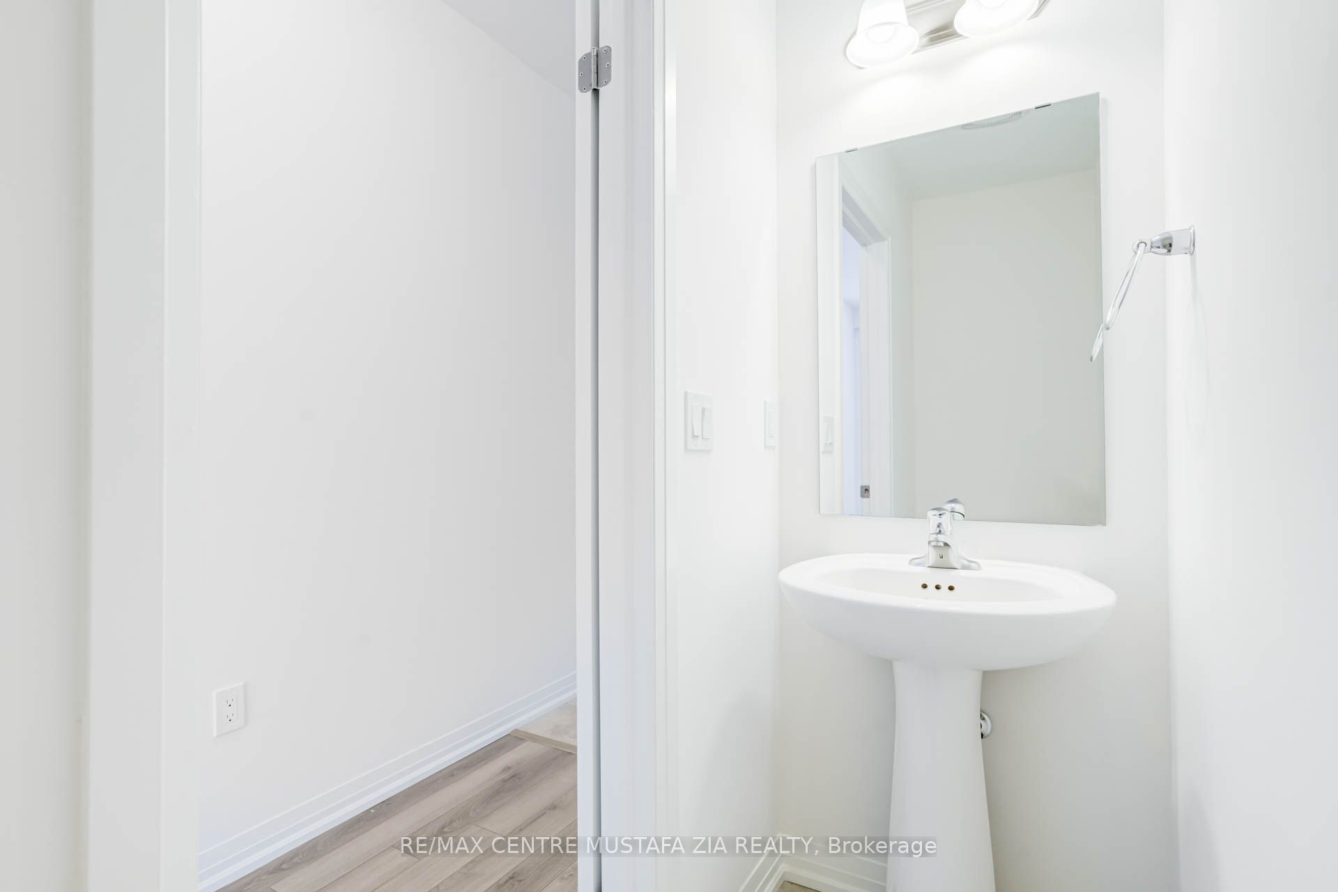 Photo 18 of Unit 37, 474 Provident Way, Hamilton, Mount Hope — HOMEH
