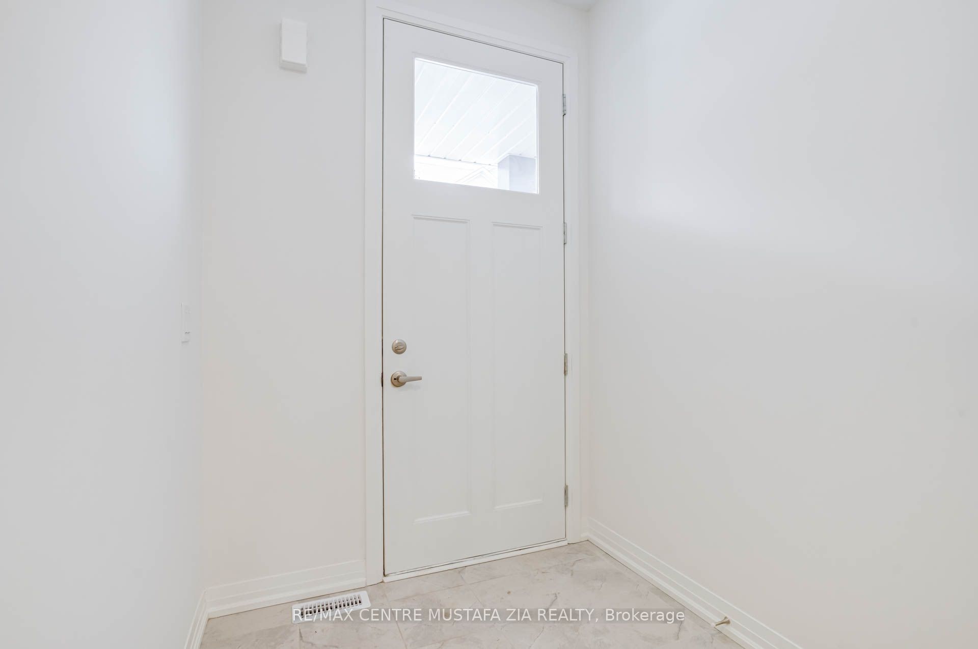 Photo 5 of Unit 37, 474 Provident Way, Hamilton, Mount Hope — HOMEH