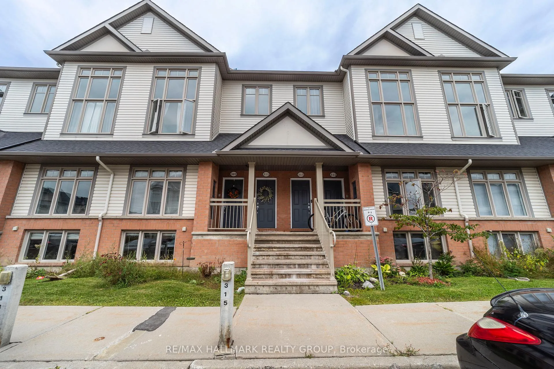 Photo 1 of 309 Galston Private, Ottawa, Mer Bleue/Bradley Estates/Anderson Park — HOMEH