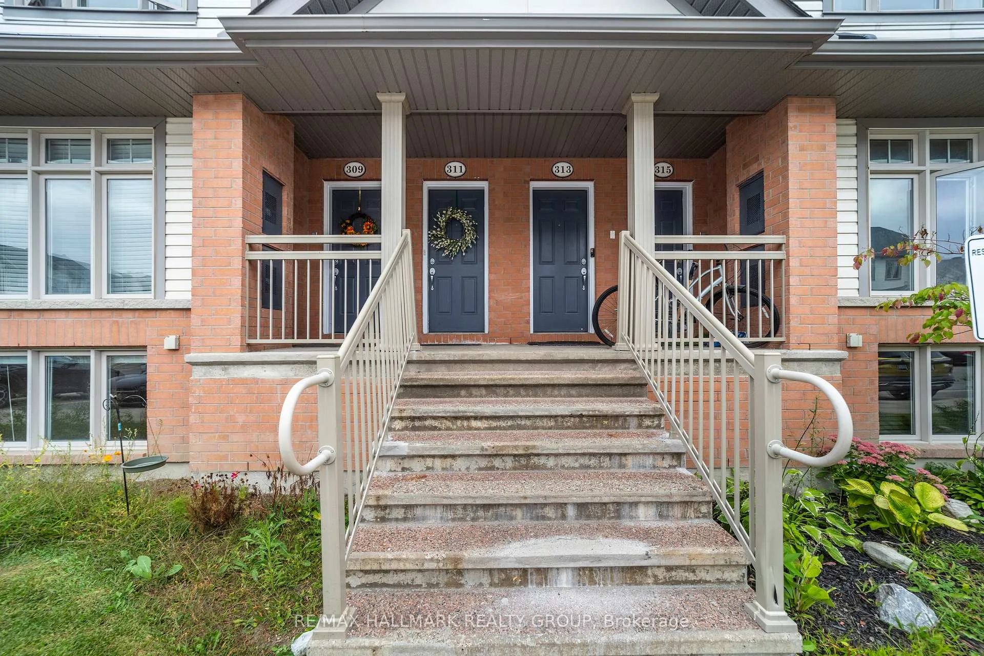 Photo 2 of 309 Galston Private, Ottawa, Mer Bleue/Bradley Estates/Anderson Park — HOMEH