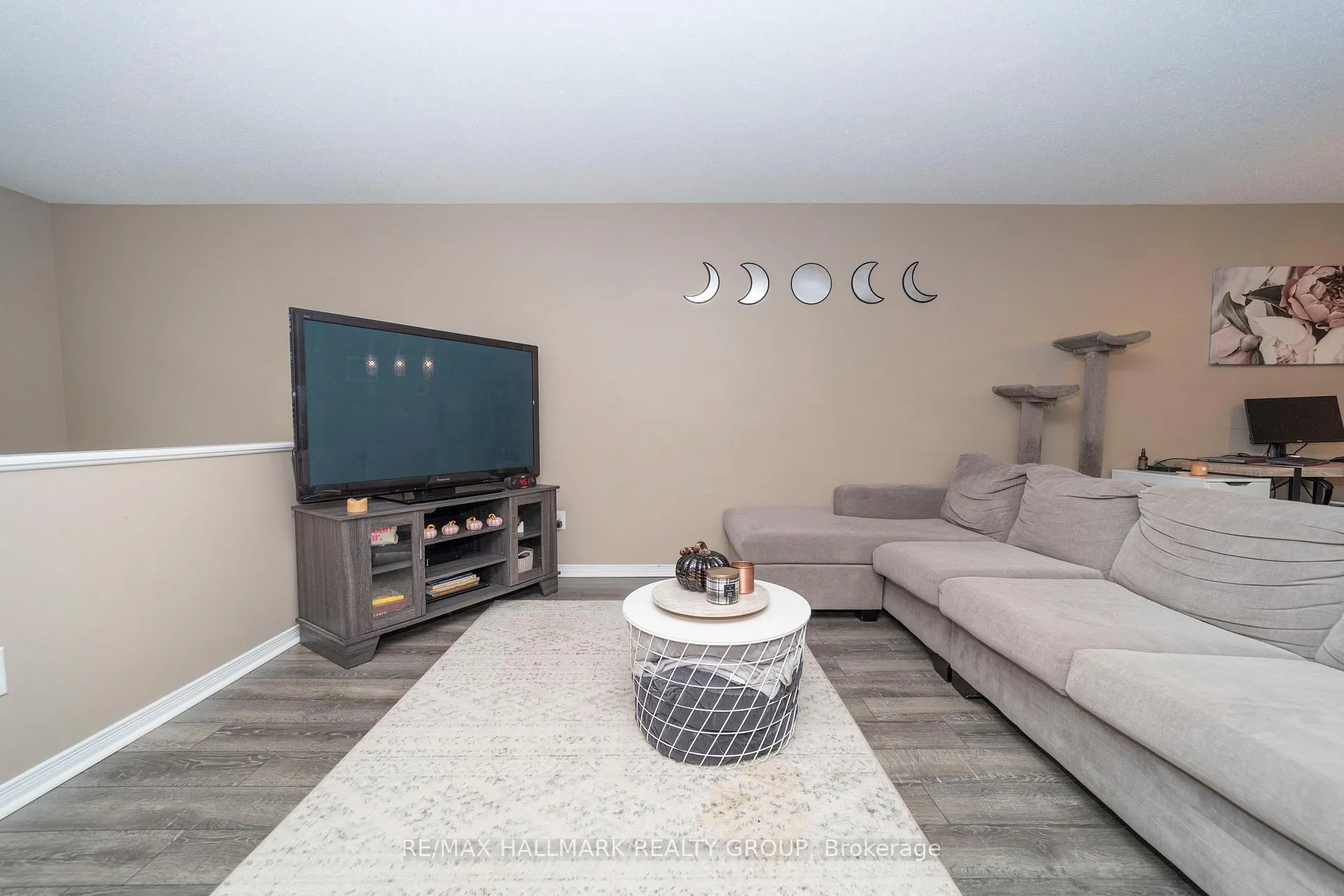 Photo 5 of 309 Galston Private, Ottawa, Mer Bleue/Bradley Estates/Anderson Park — HOMEH