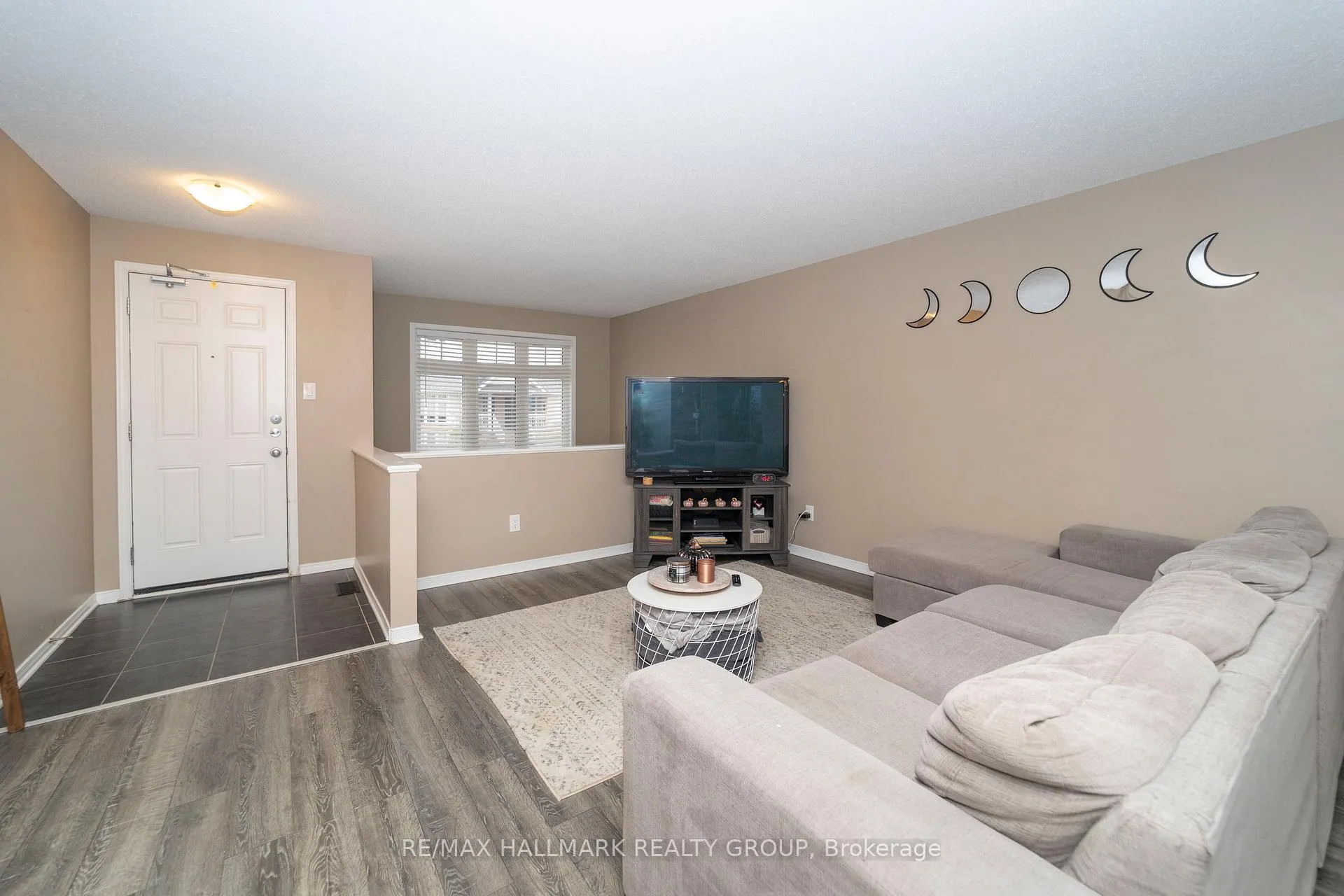 Photo 6 of 309 Galston Private, Ottawa, Mer Bleue/Bradley Estates/Anderson Park — HOMEH