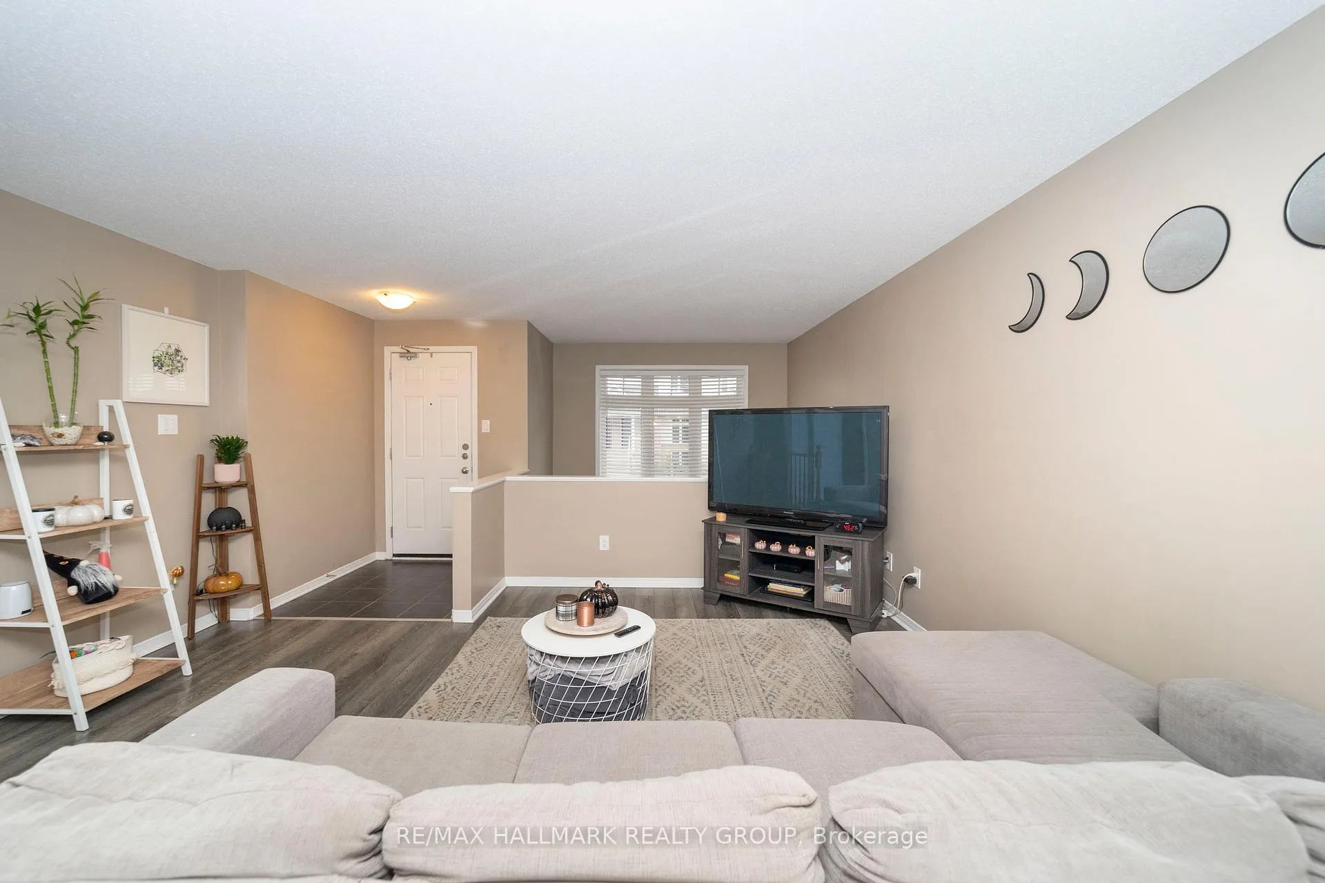 Photo 7 of 309 Galston Private, Ottawa, Mer Bleue/Bradley Estates/Anderson Park — HOMEH