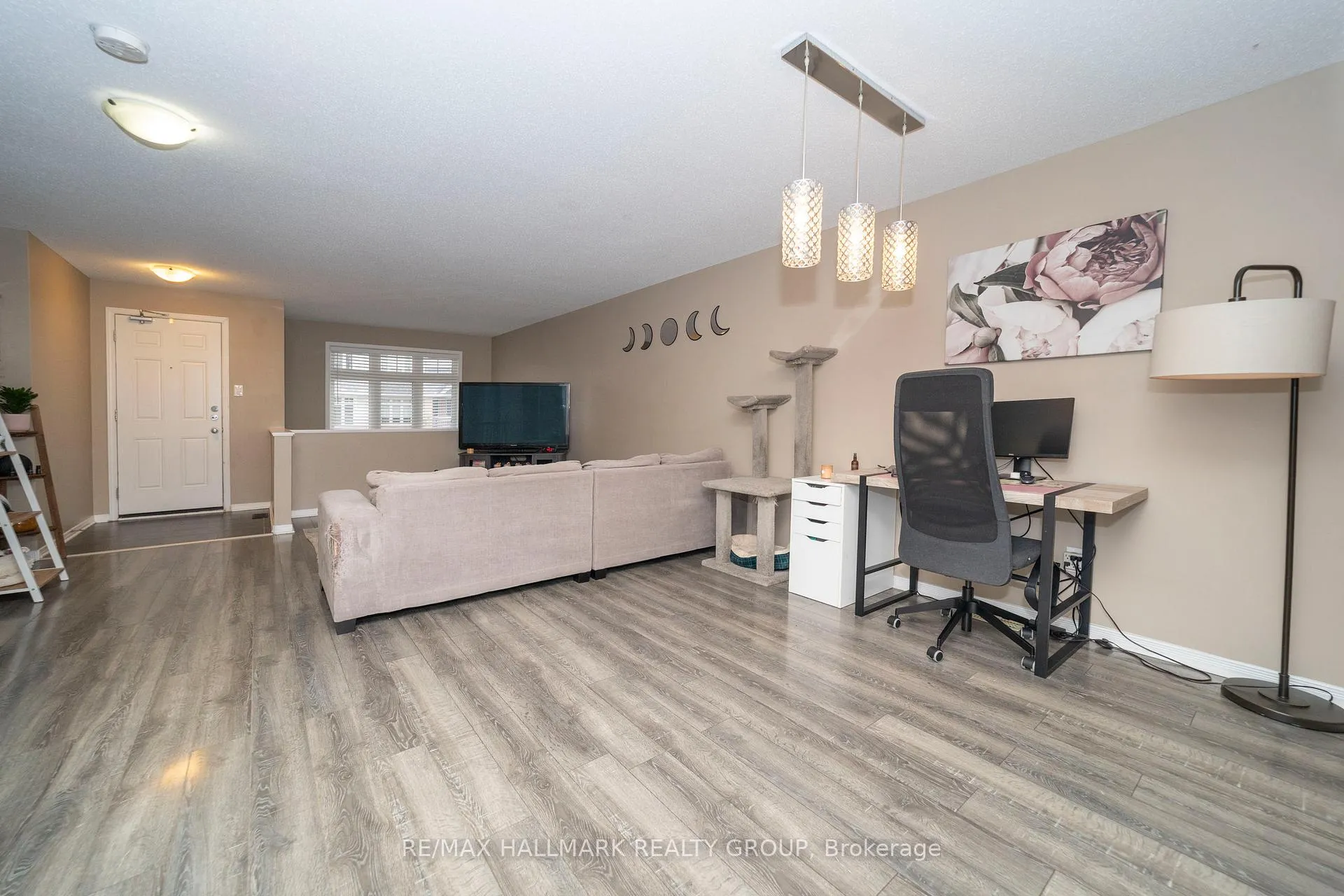 Photo 9 of 309 Galston Private, Ottawa, Mer Bleue/Bradley Estates/Anderson Park — HOMEH
