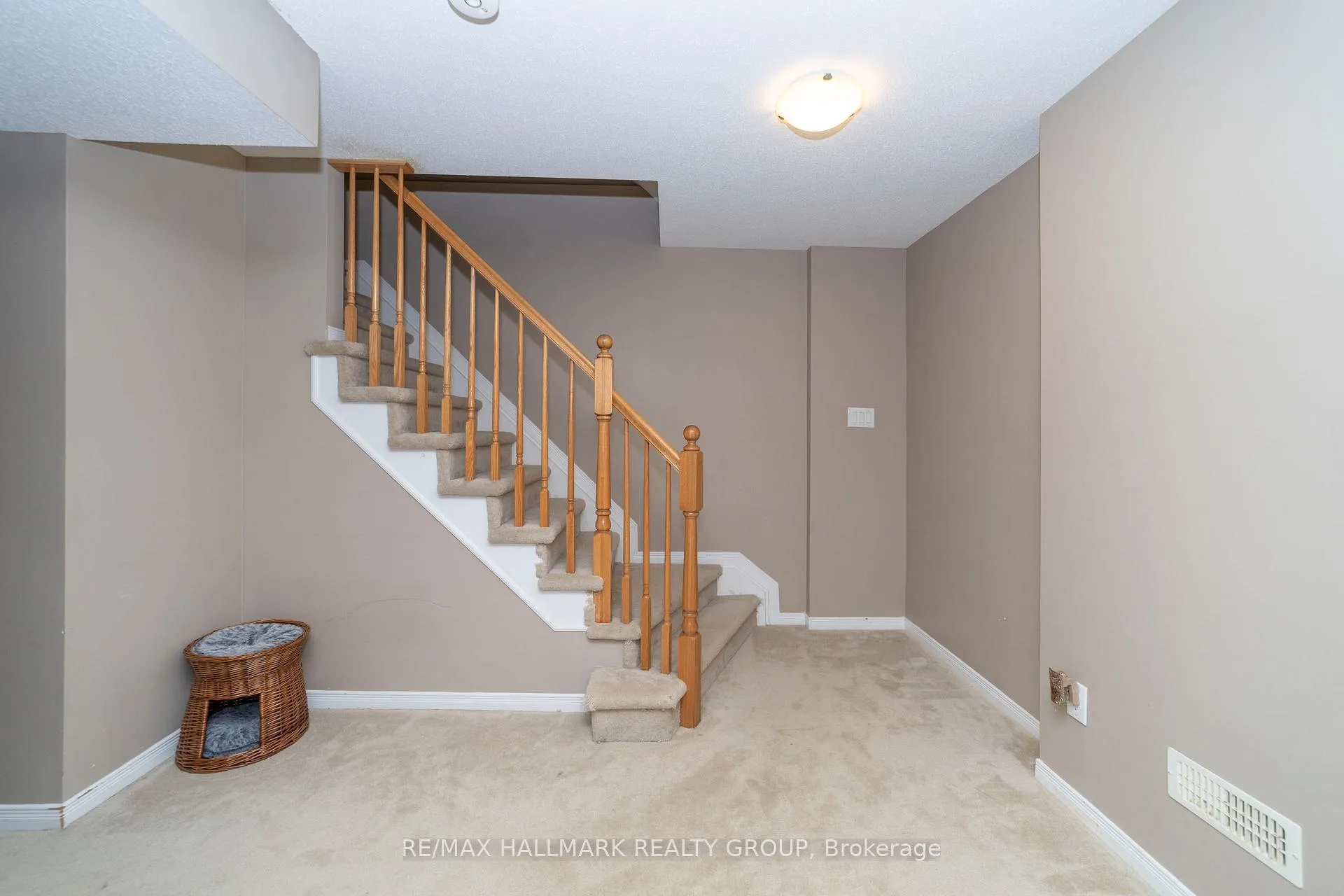 Photo 21 of 309 Galston Private, Ottawa, Mer Bleue/Bradley Estates/Anderson Park — HOMEH