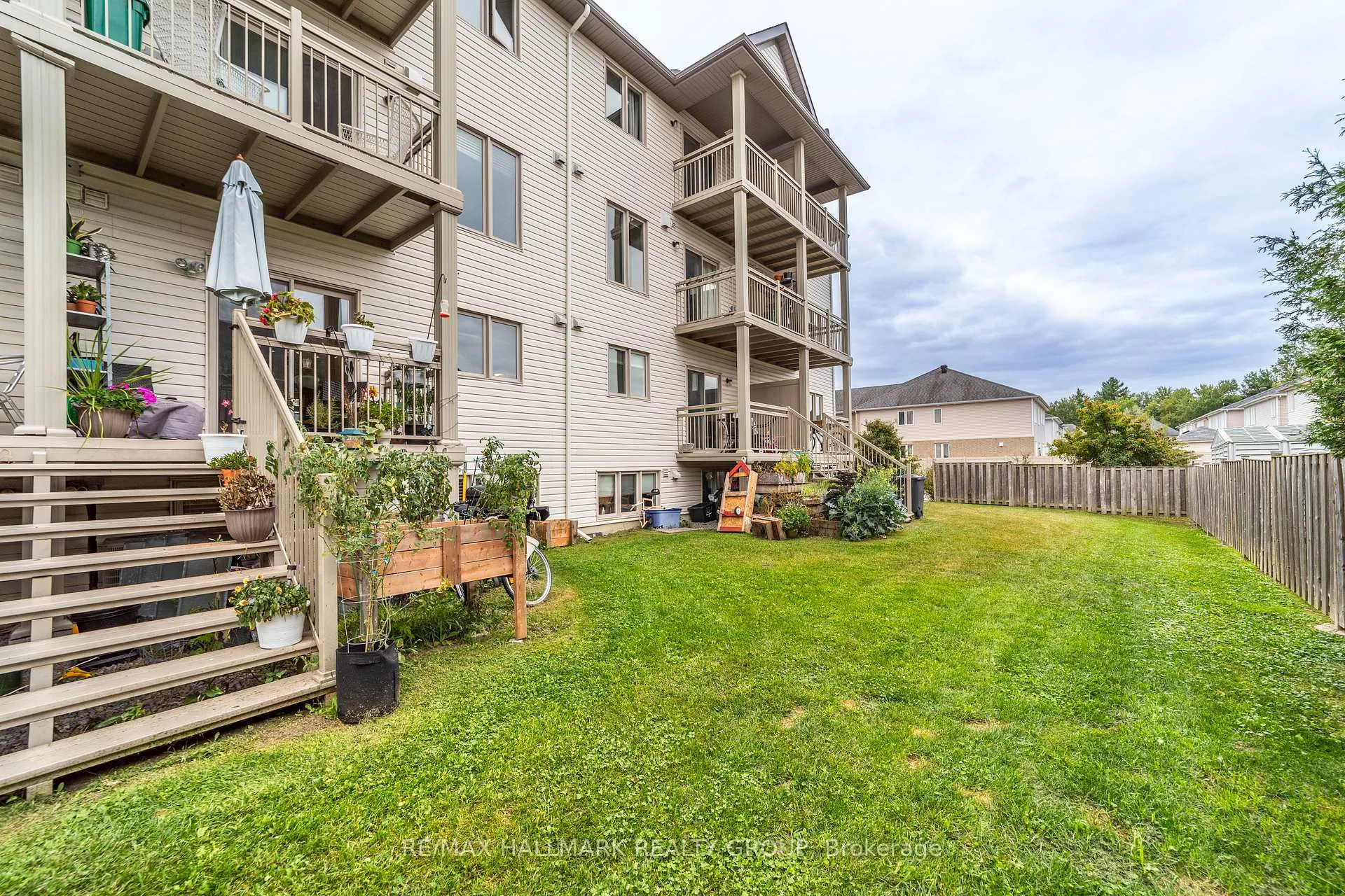 Photo 34 of 309 Galston Private, Ottawa, Mer Bleue/Bradley Estates/Anderson Park — HOMEH