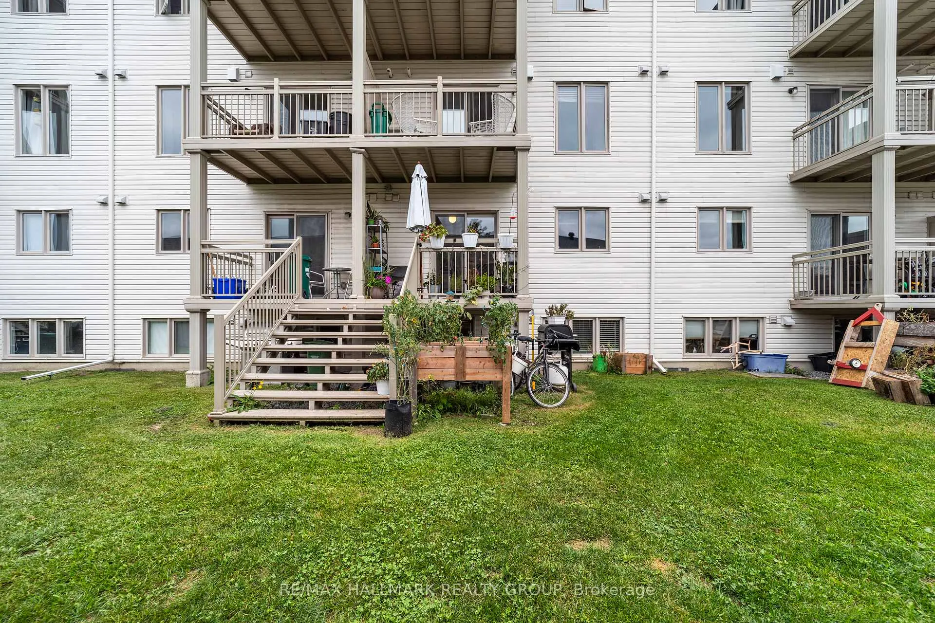 Photo 35 of 309 Galston Private, Ottawa, Mer Bleue/Bradley Estates/Anderson Park — HOMEH