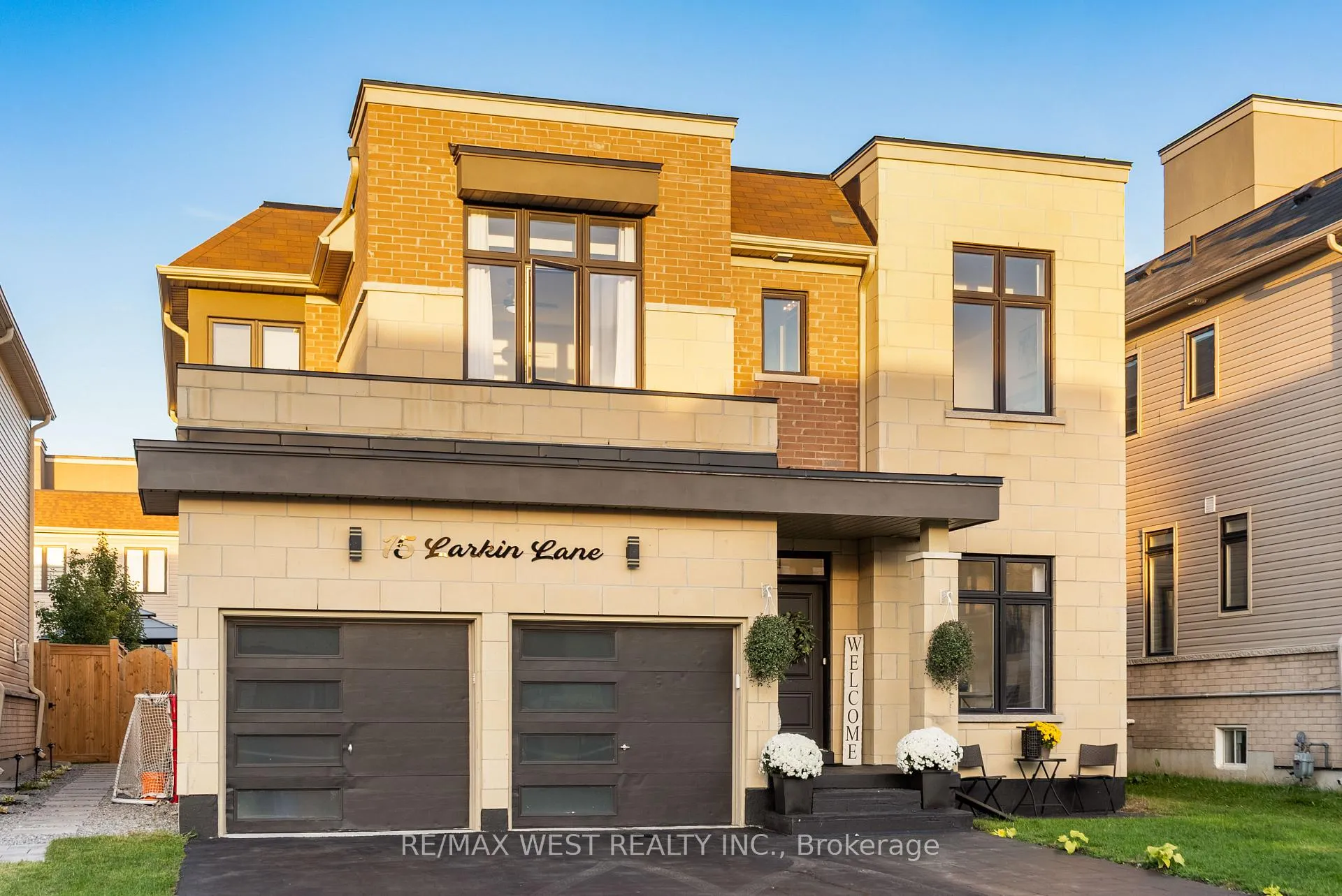 Photo 1 of 15 Larkin Lane, Clarington, Bowmanville — HOMEH