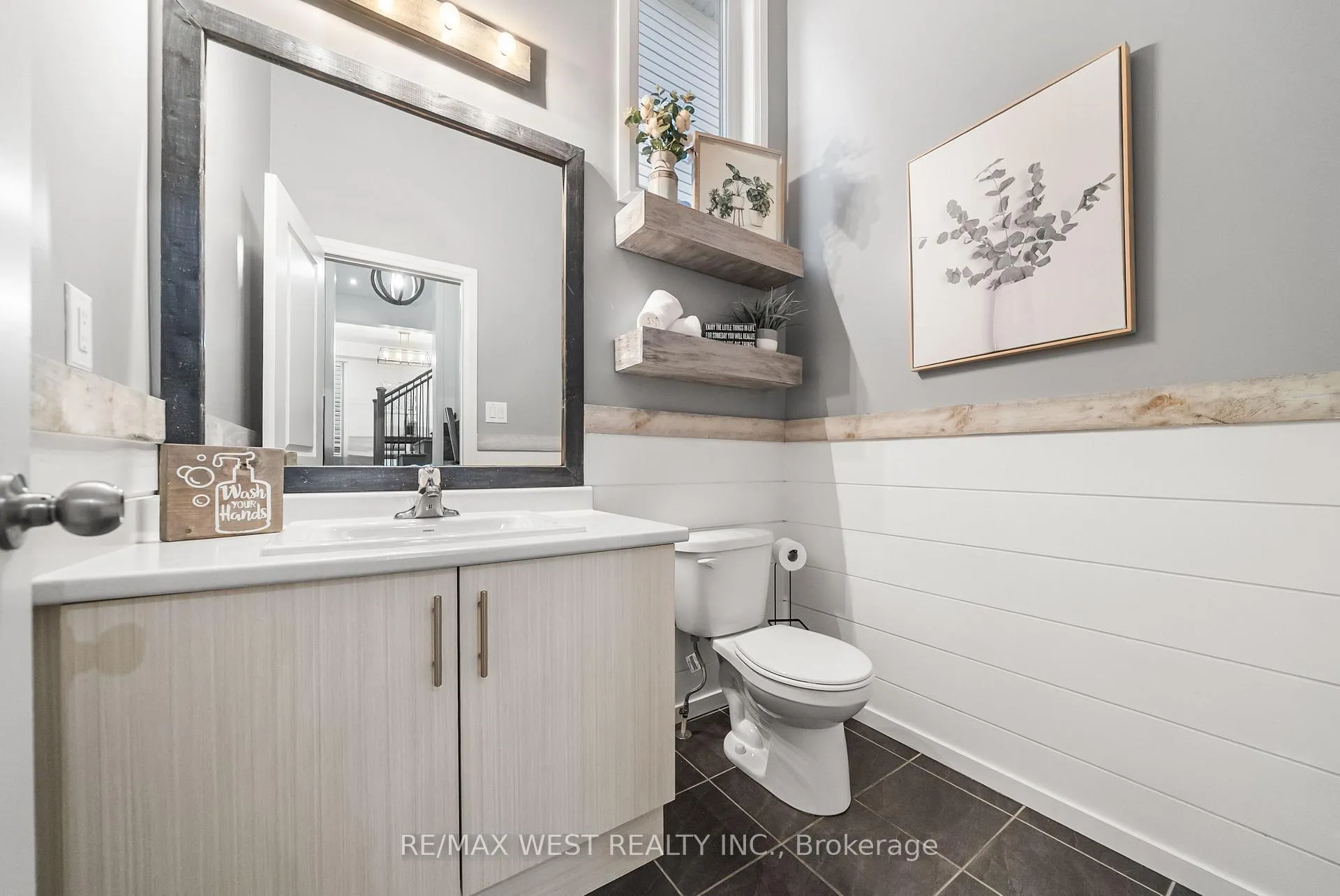 Photo 8 of 15 Larkin Lane, Clarington, Bowmanville — HOMEH