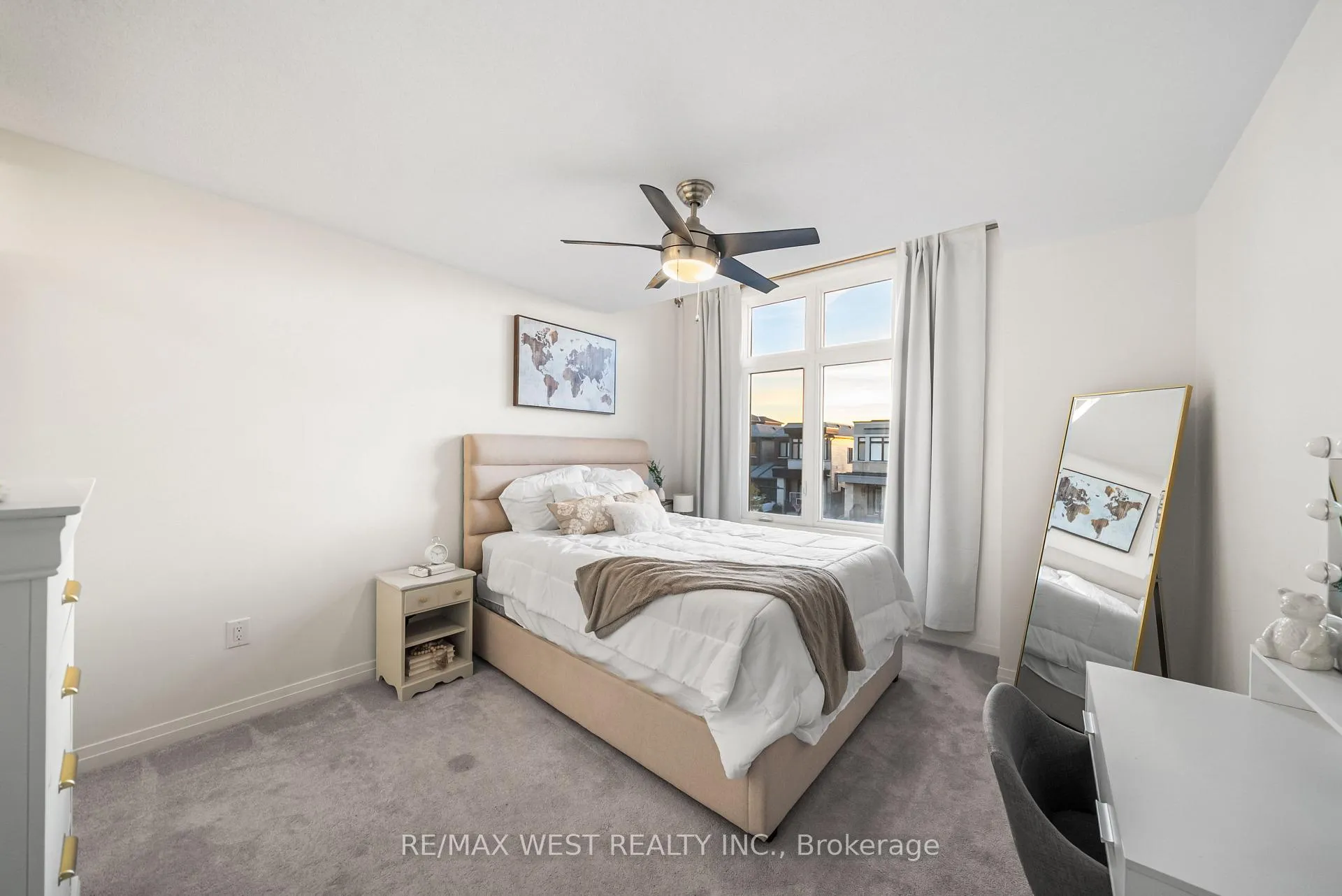 Photo 11 of 15 Larkin Lane, Clarington, Bowmanville — HOMEH