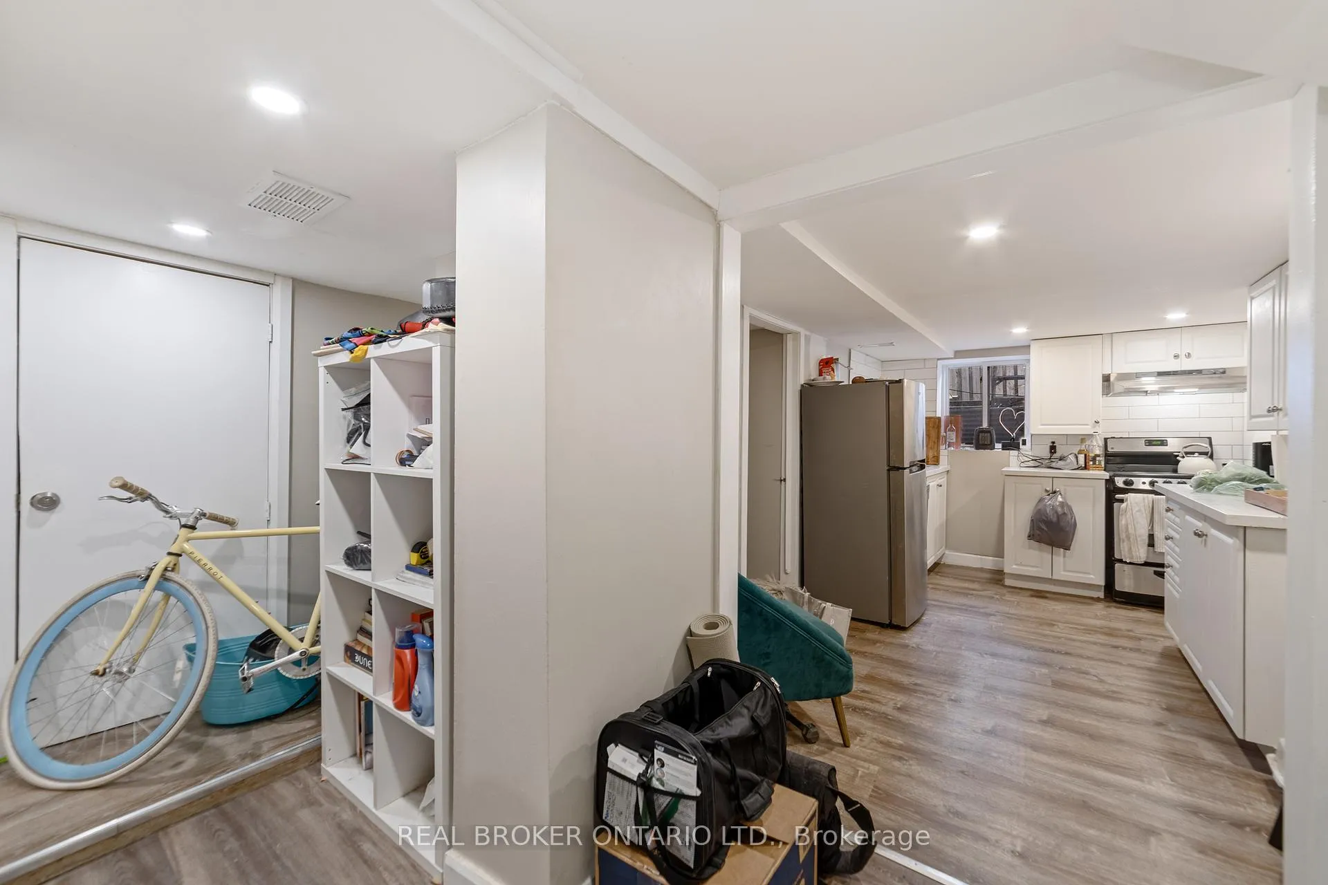 Photo 4 of 29 Gibson Avenue, Hamilton, Gibson — HOMEH