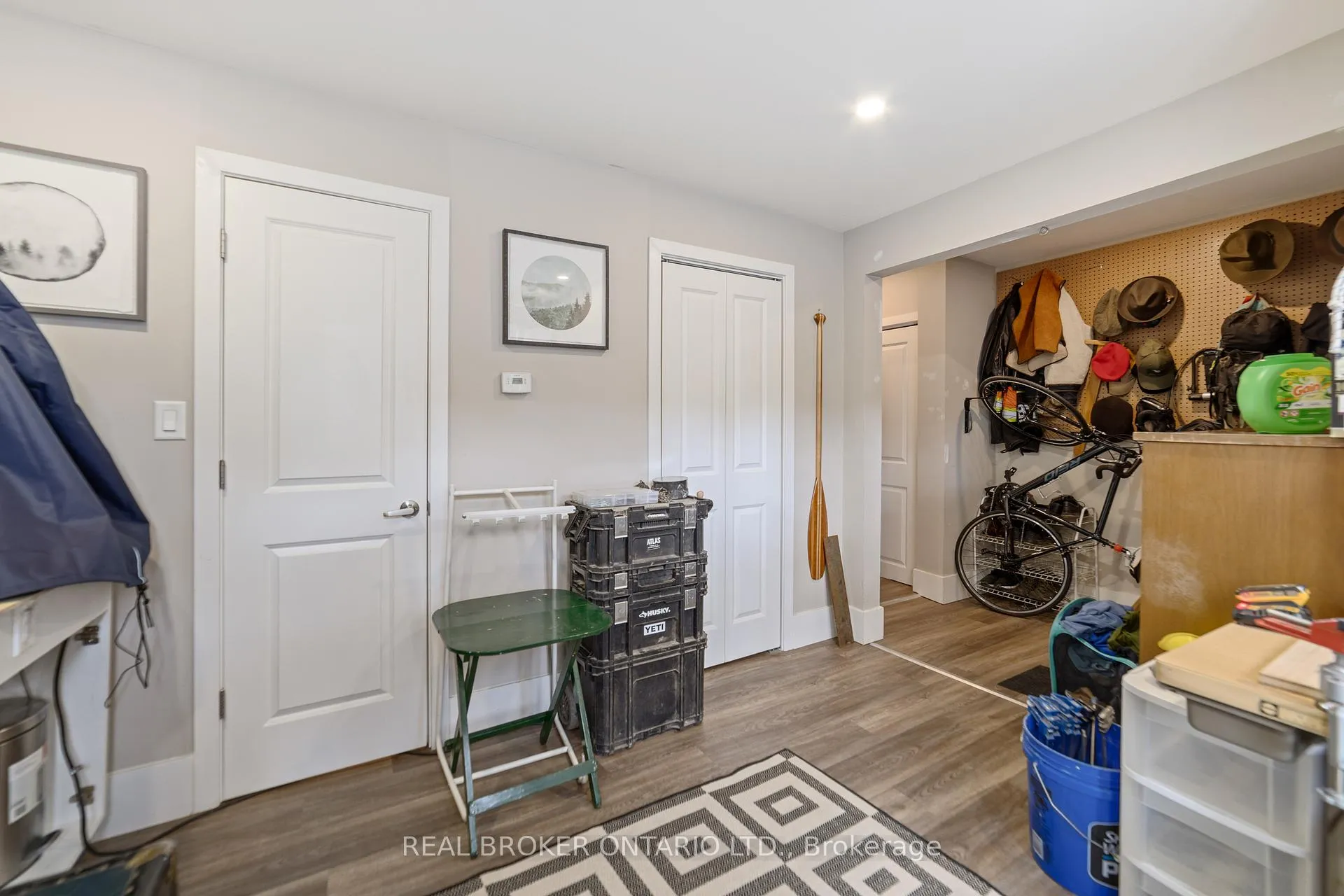 Photo 9 of 29 Gibson Avenue, Hamilton, Gibson — HOMEH