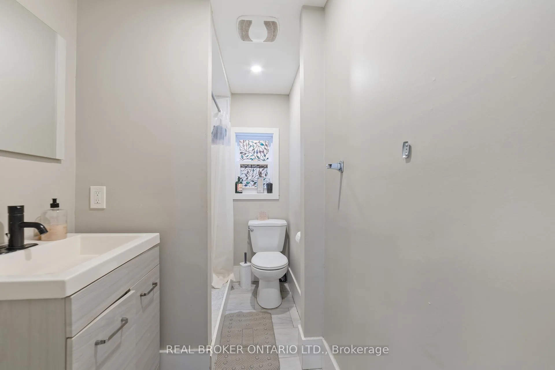 Photo 16 of 29 Gibson Avenue, Hamilton, Gibson — HOMEH