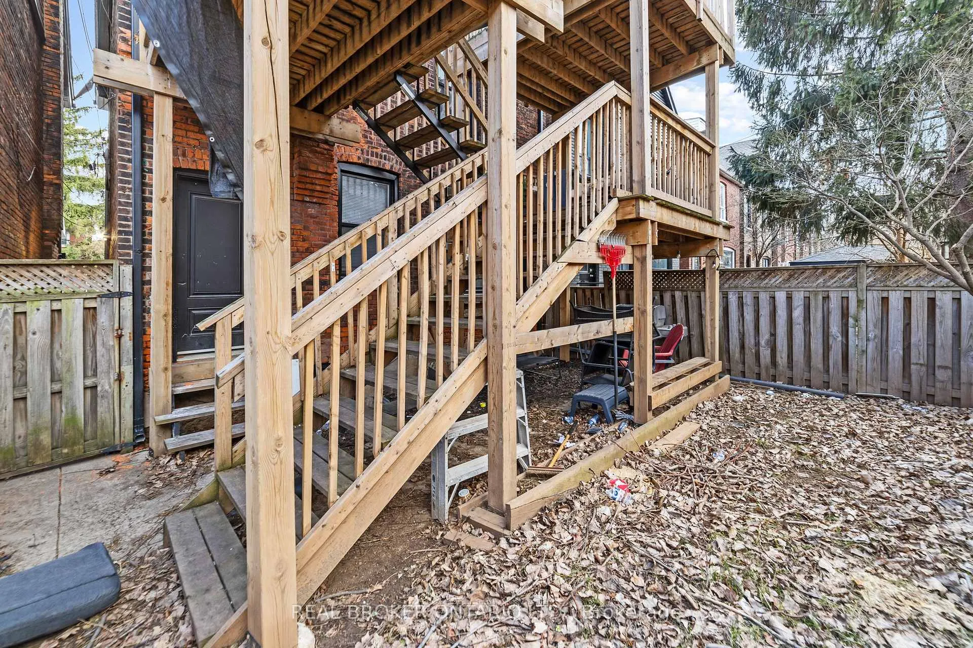 Photo 18 of 29 Gibson Avenue, Hamilton, Gibson — HOMEH