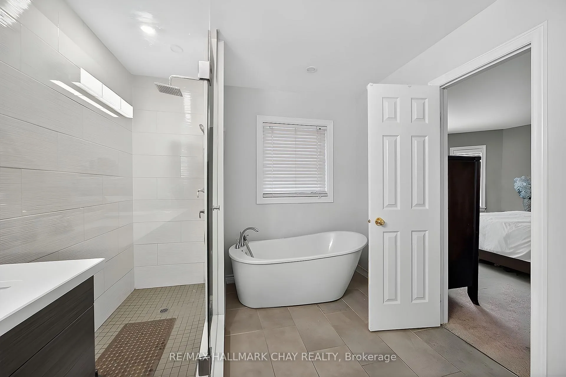 Photo 15 of 25 Falling Brook Drive, Barrie, Bayshore — HOMEH