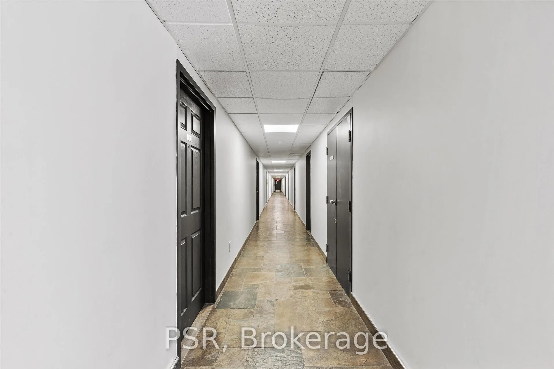 Photo 5 of Unit 103, 7378 Yonge Street, Vaughan, Crestwood-Springfarm-Yorkhill — HOMEH