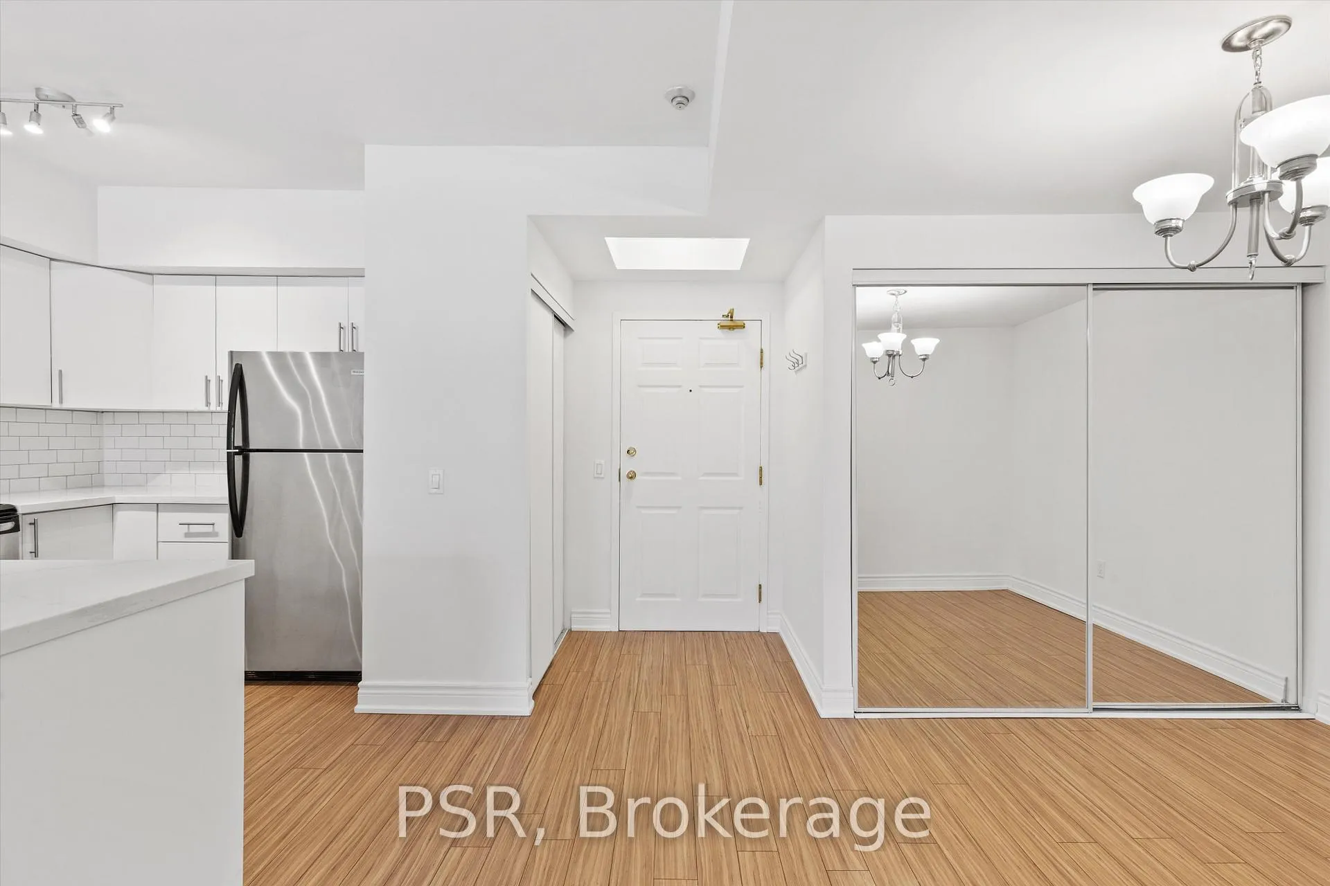 Photo 6 of Unit 103, 7378 Yonge Street, Vaughan, Crestwood-Springfarm-Yorkhill — HOMEH