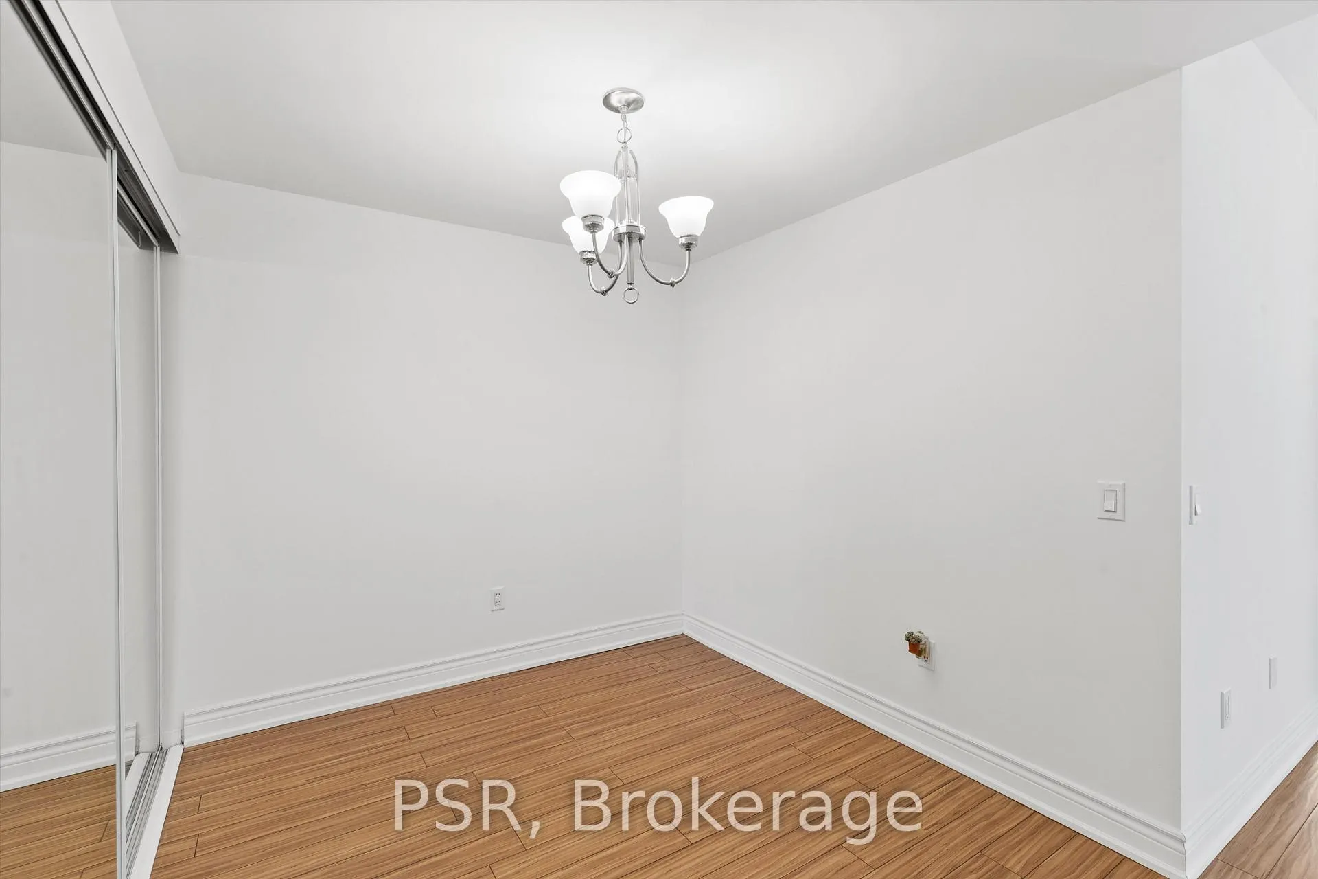Photo 13 of Unit 103, 7378 Yonge Street, Vaughan, Crestwood-Springfarm-Yorkhill — HOMEH