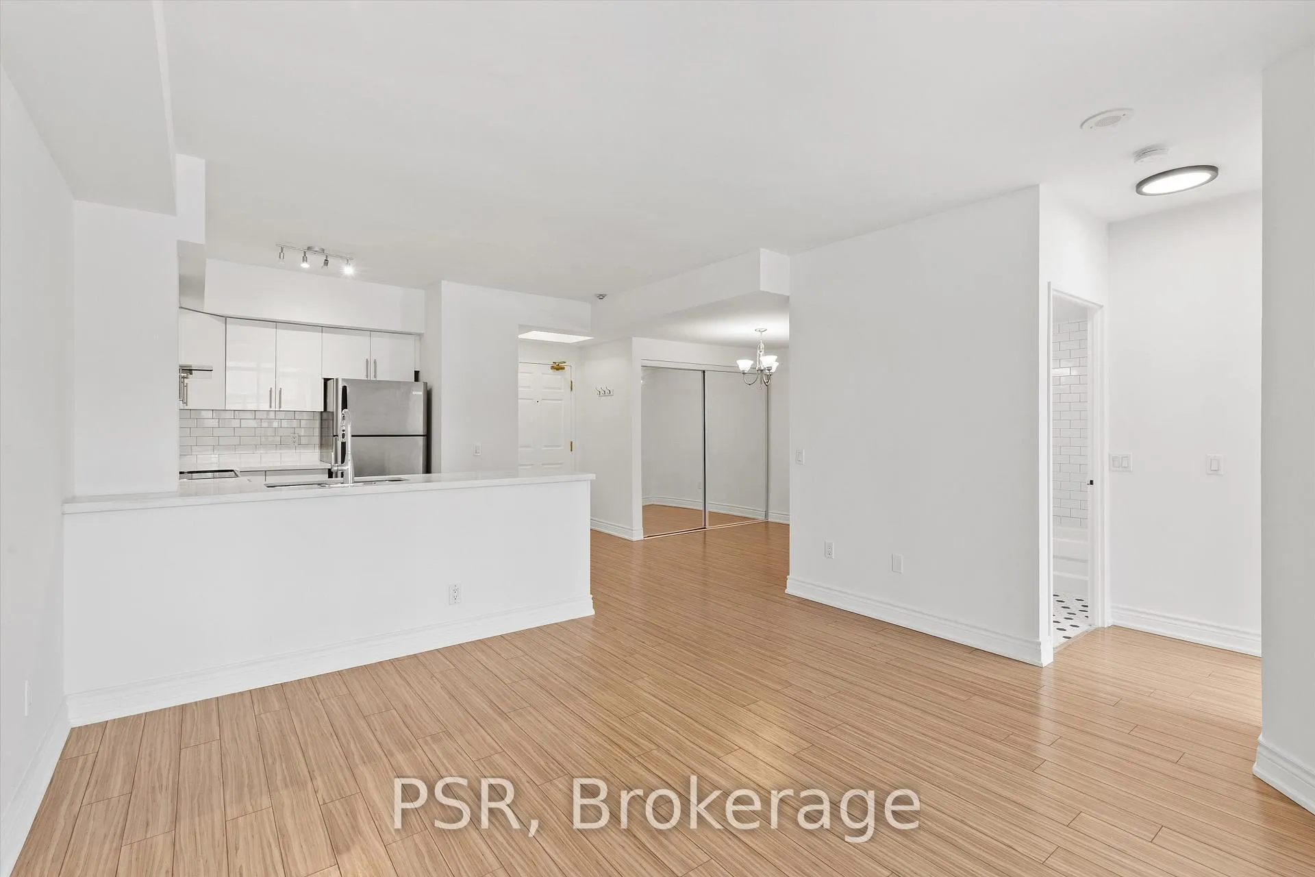 Photo 19 of Unit 103, 7378 Yonge Street, Vaughan, Crestwood-Springfarm-Yorkhill — HOMEH